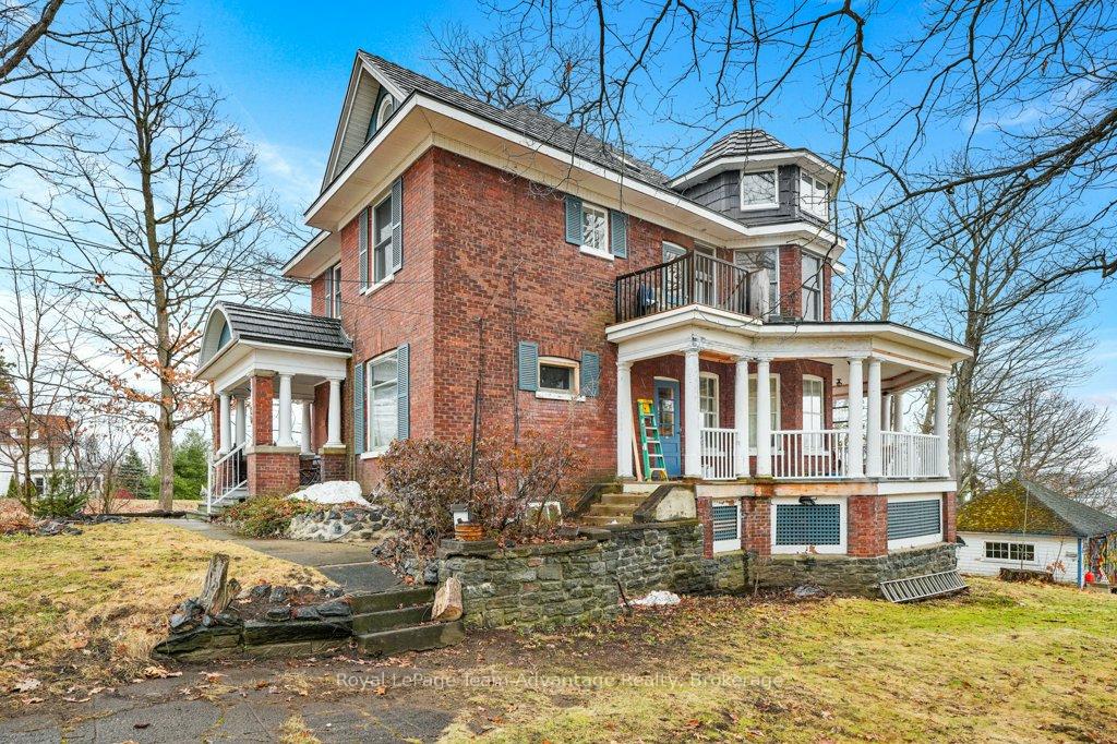 Photo 2 of 20 Belvedere Avenue, Parry Sound — HOMEH