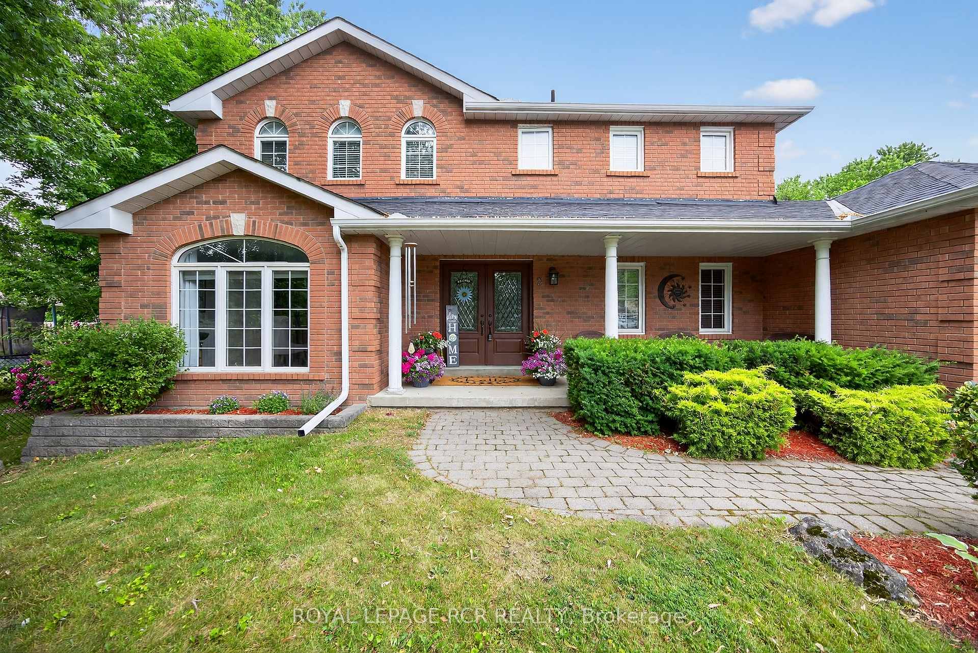 Photo 4 of 2 Dungey Crescent, New Tecumseth, Alliston — HOMEH