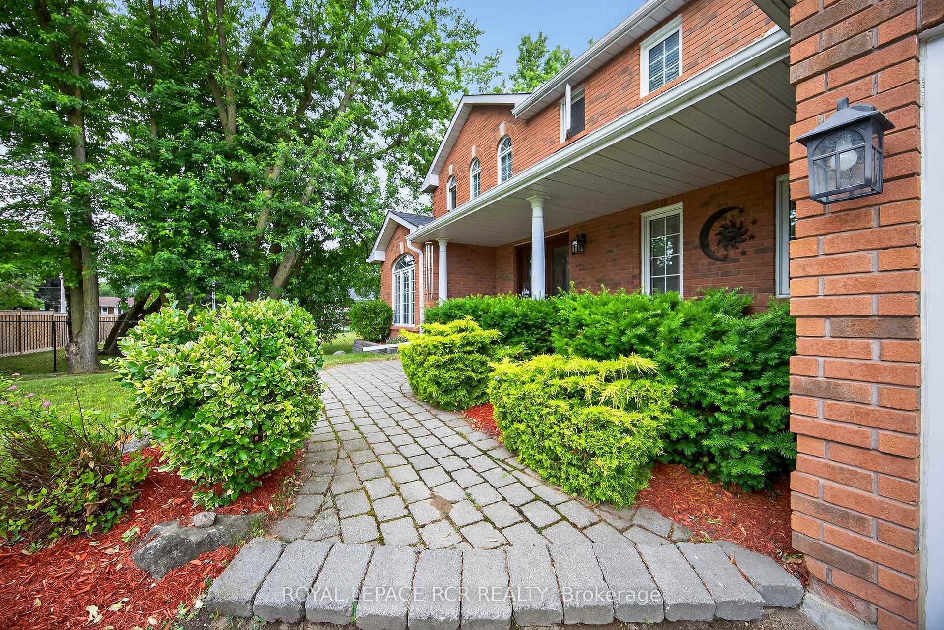 Photo 5 of 2 Dungey Crescent, New Tecumseth, Alliston — HOMEH