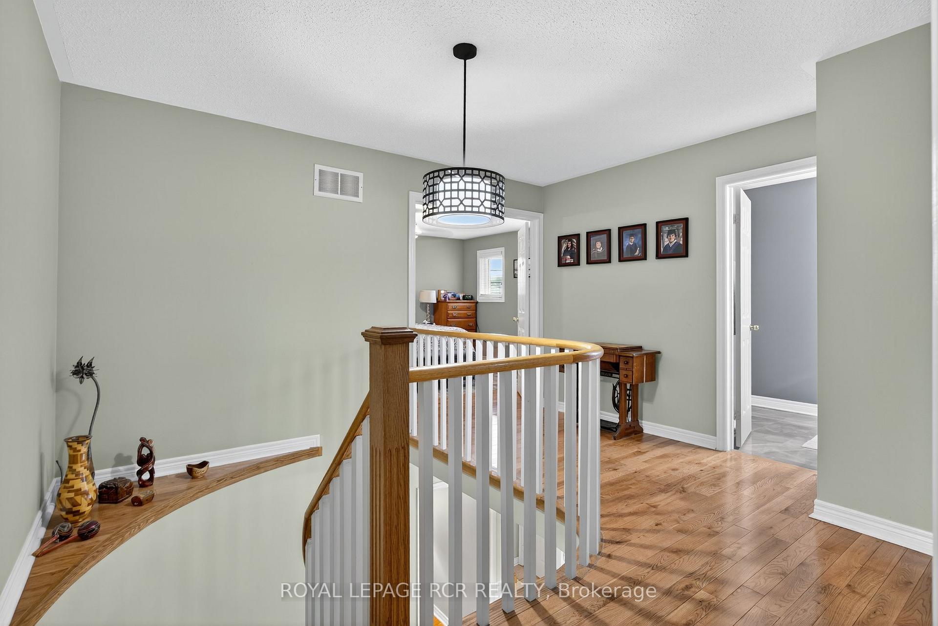 Photo 21 of 2 Dungey Crescent, New Tecumseth, Alliston — HOMEH