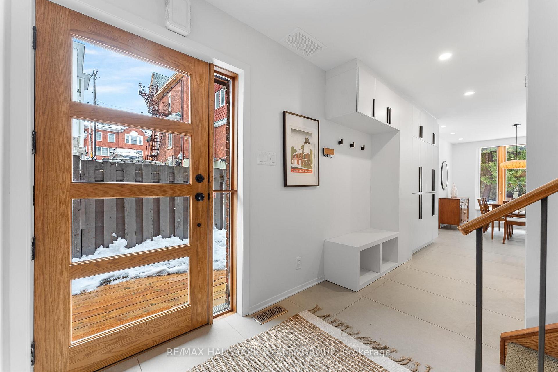 Photo 2 of 130 Noel Street, Ottawa, Lindenlea — HOMEH