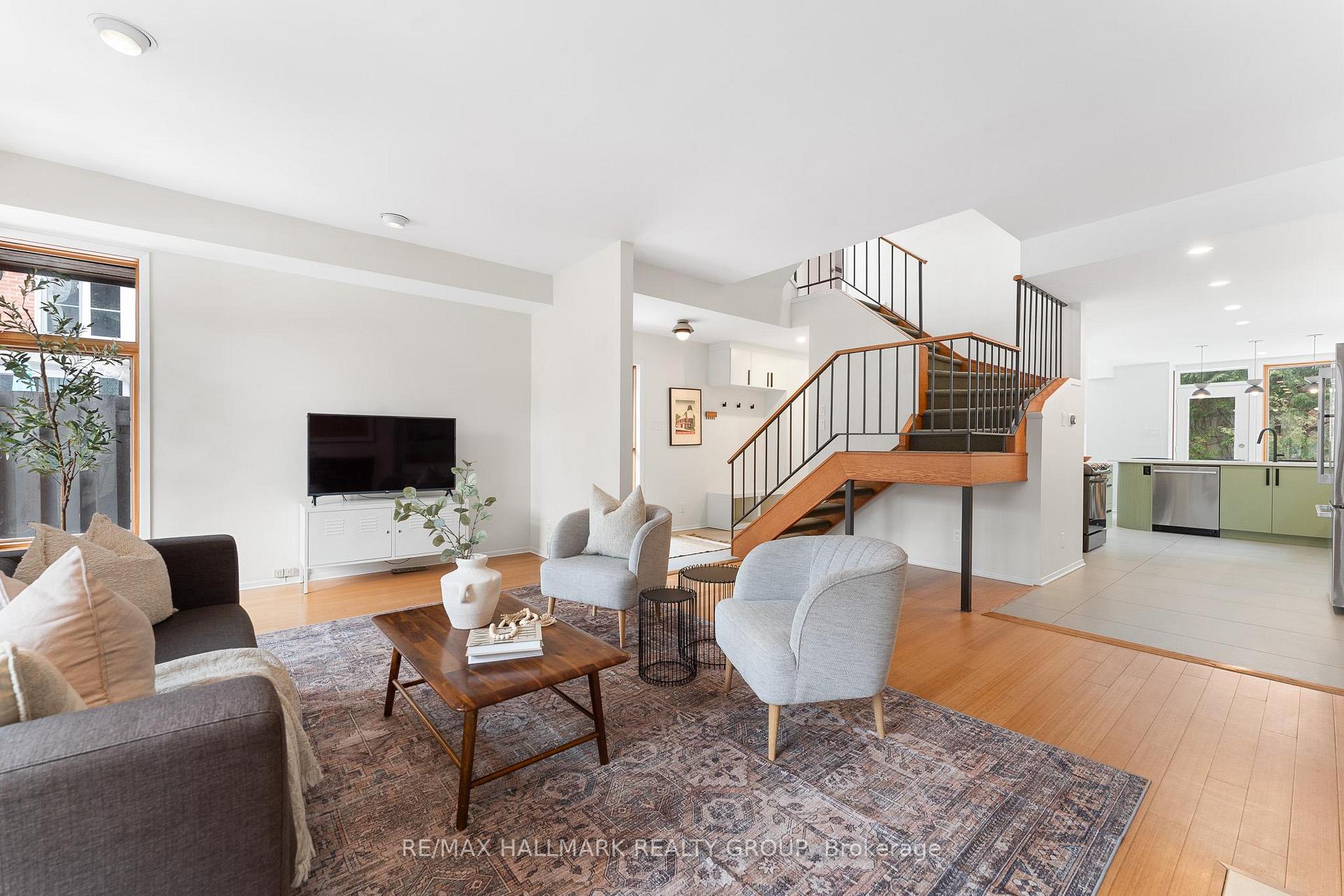 Photo 5 of 130 Noel Street, Ottawa, Lindenlea — HOMEH
