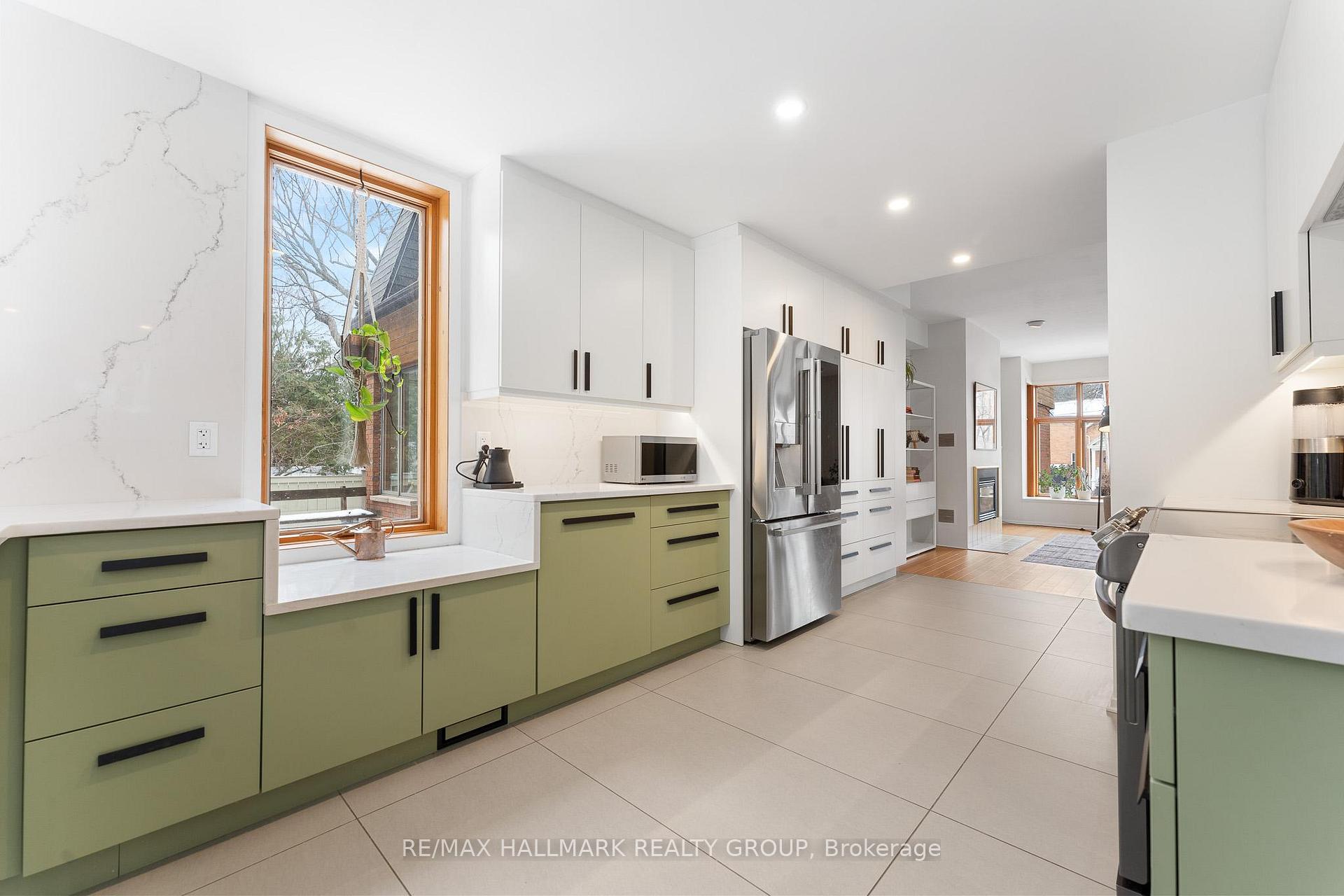 Photo 8 of 130 Noel Street, Ottawa, Lindenlea — HOMEH