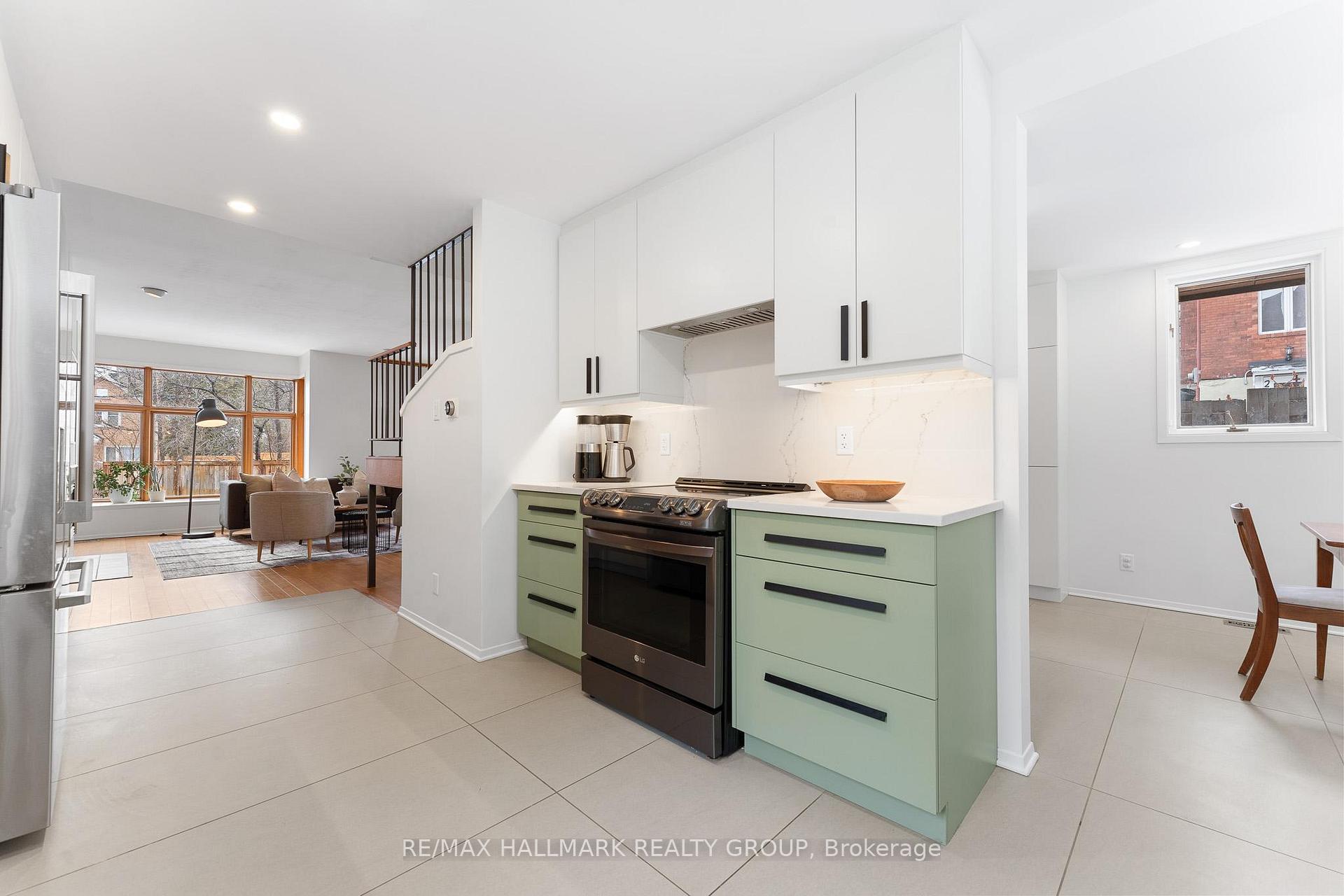 Photo 9 of 130 Noel Street, Ottawa, Lindenlea — HOMEH