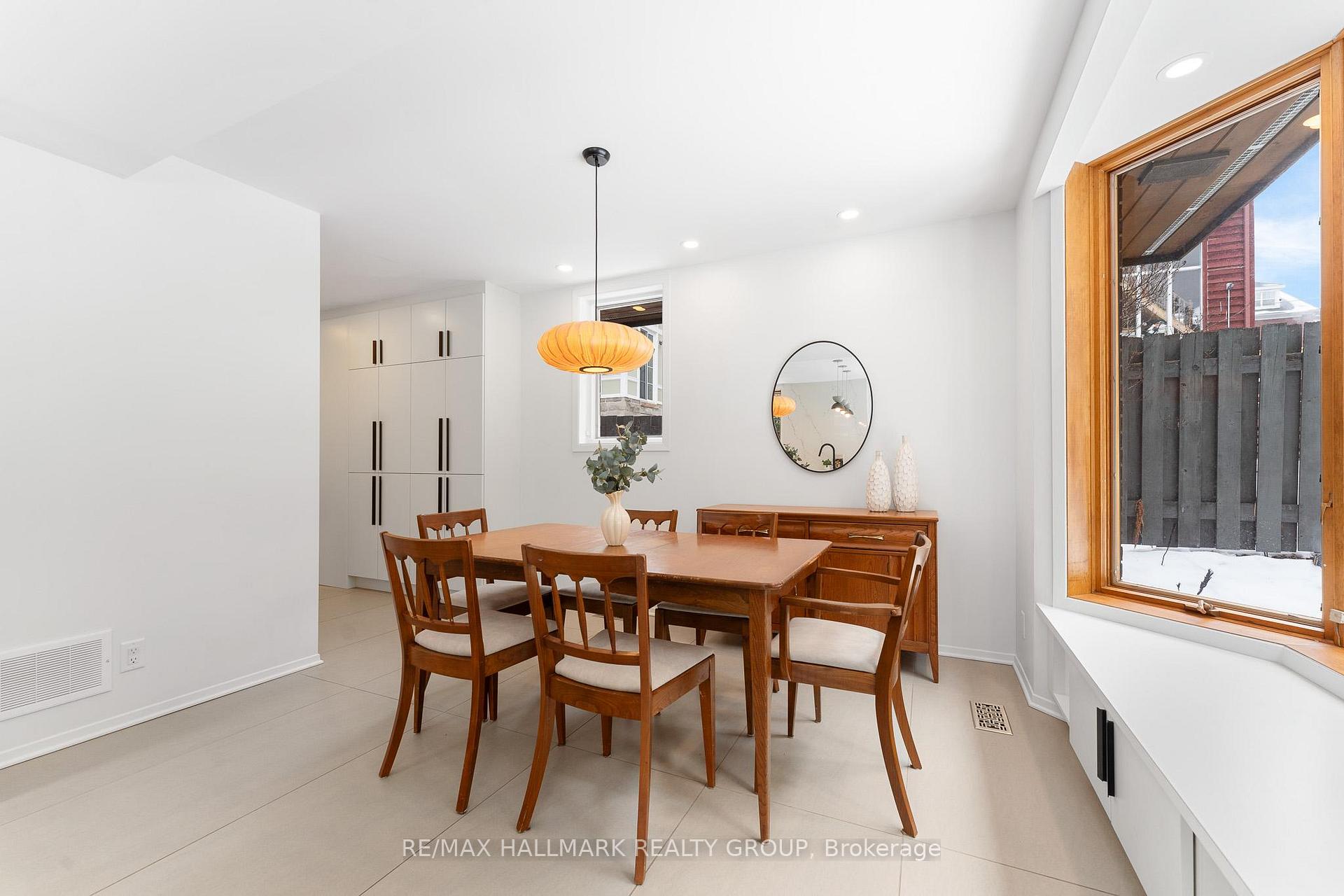 Photo 10 of 130 Noel Street, Ottawa, Lindenlea — HOMEH