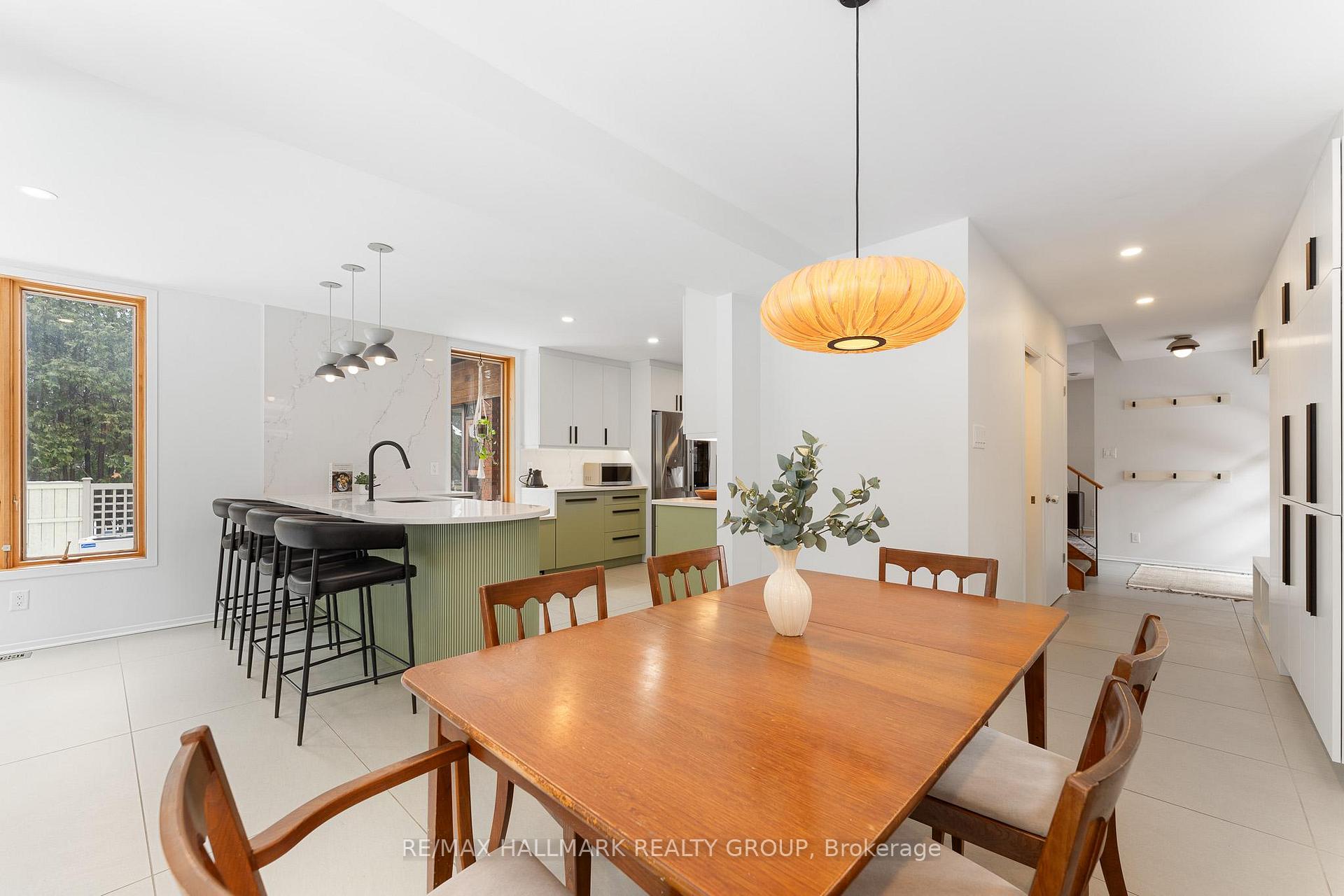 Photo 12 of 130 Noel Street, Ottawa, Lindenlea — HOMEH