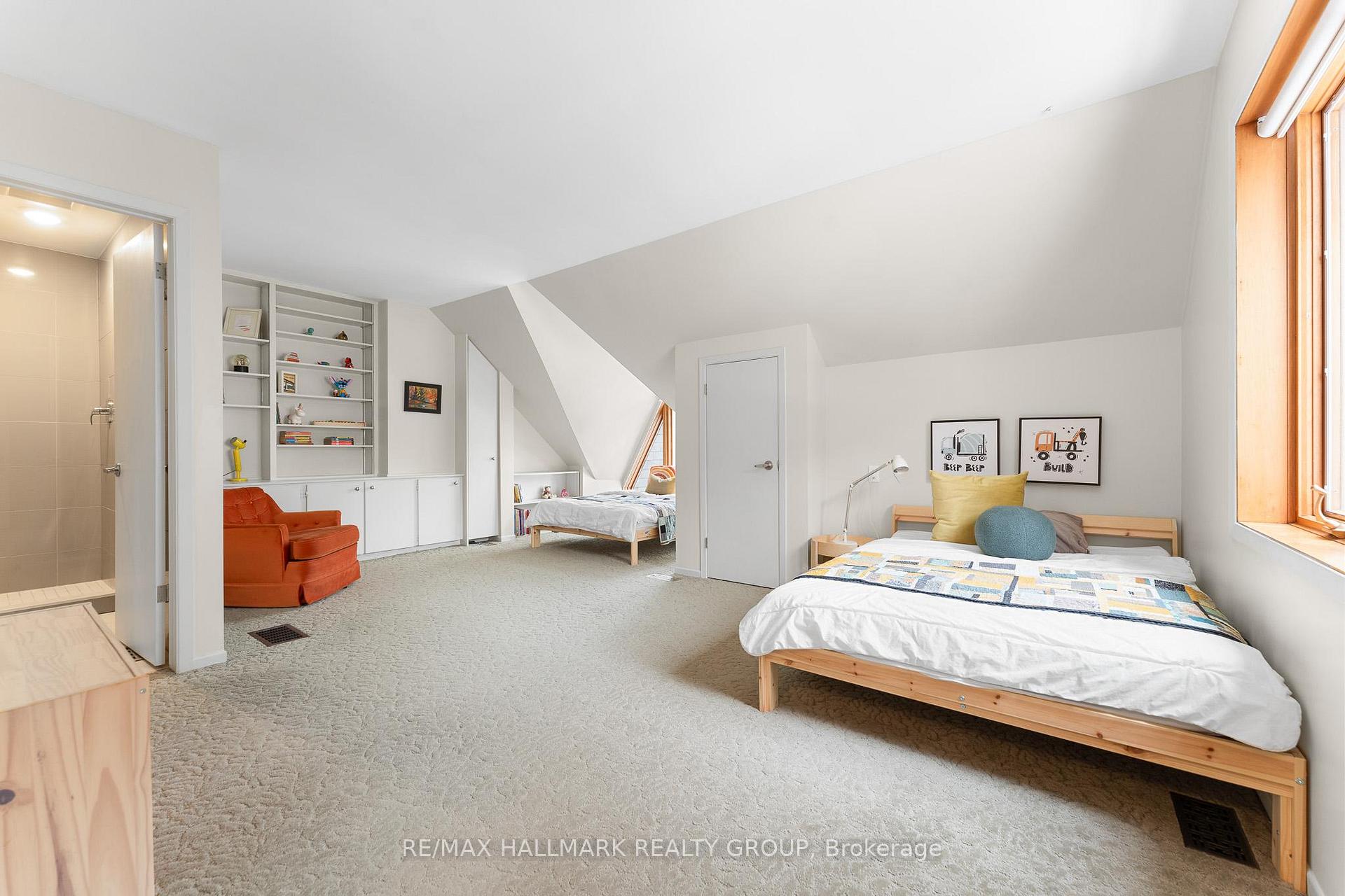 Photo 19 of 130 Noel Street, Ottawa, Lindenlea — HOMEH