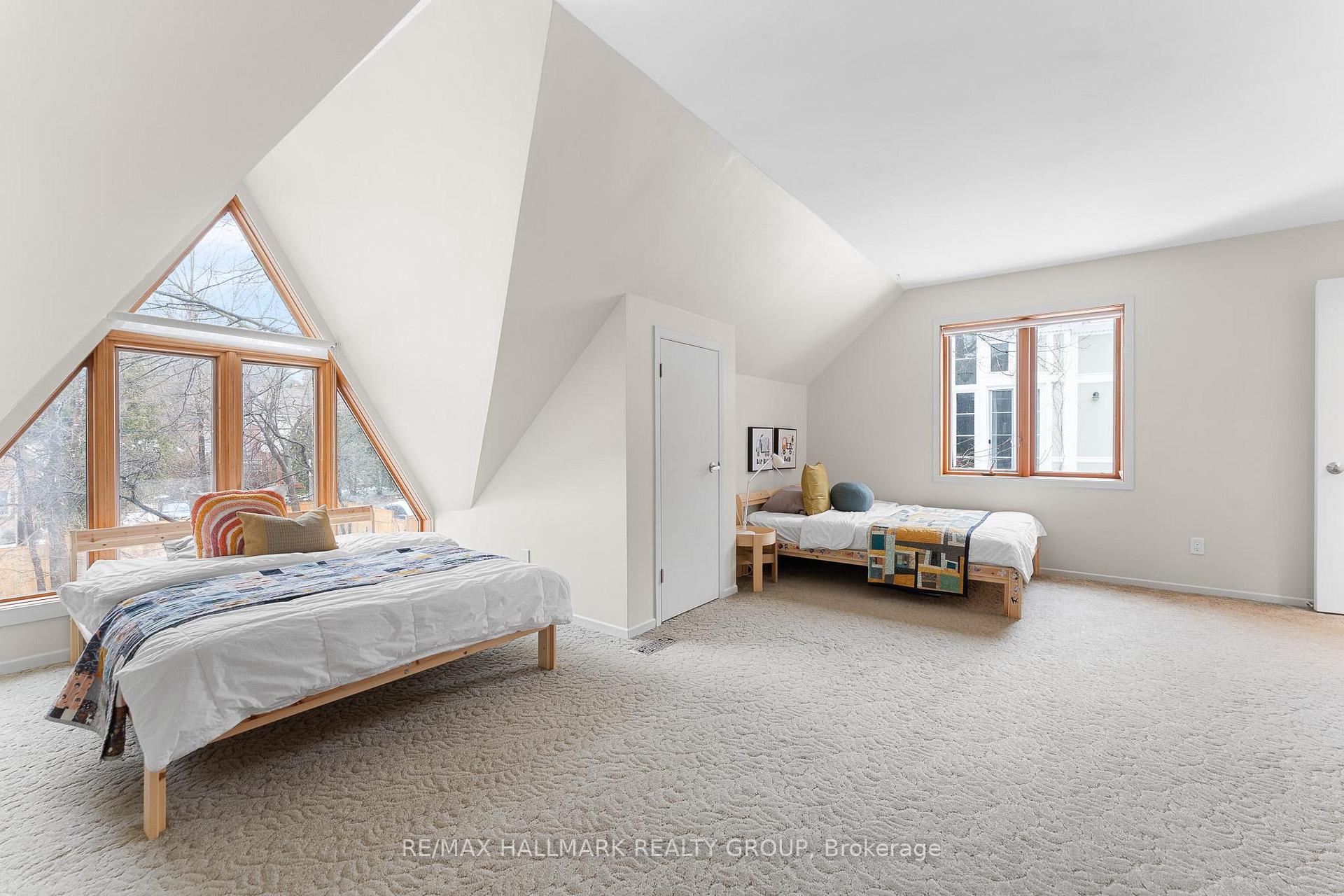 Photo 20 of 130 Noel Street, Ottawa, Lindenlea — HOMEH