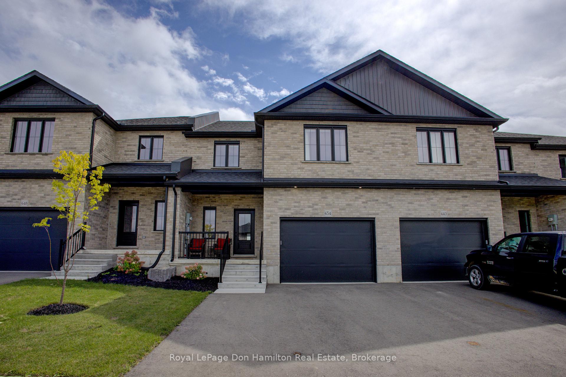 Front of 654 Wray Avenue S