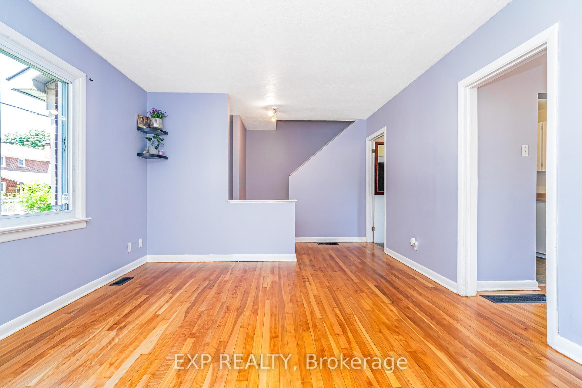 Photo 5 of 829 Borthwick Avenue, Ottawa, Castle Heights/Rideau High — HOMEH