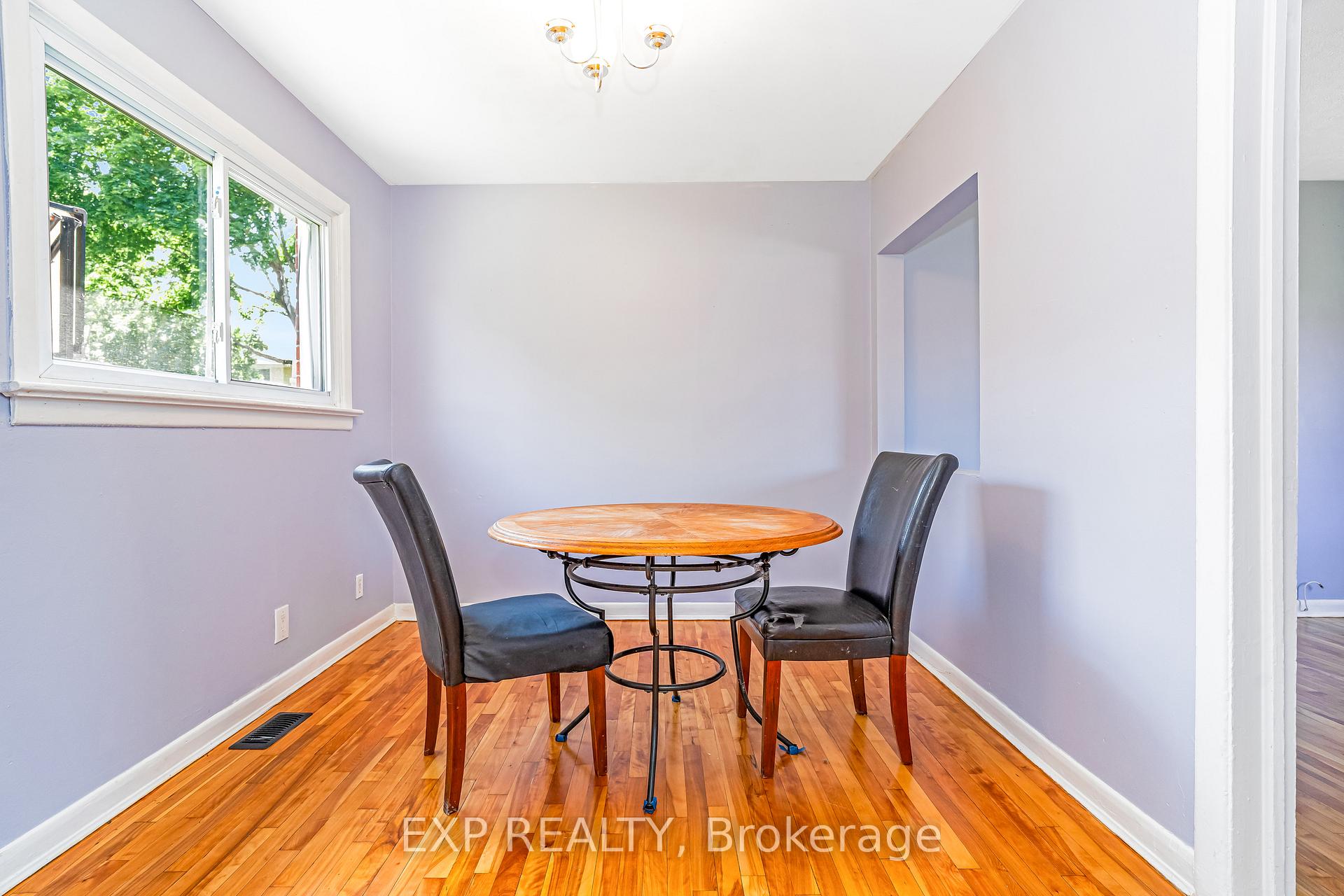 Photo 6 of 829 Borthwick Avenue, Ottawa, Castle Heights/Rideau High — HOMEH