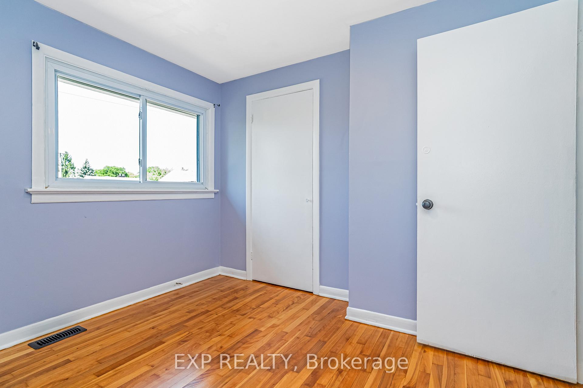 Photo 14 of 829 Borthwick Avenue, Ottawa, Castle Heights/Rideau High — HOMEH
