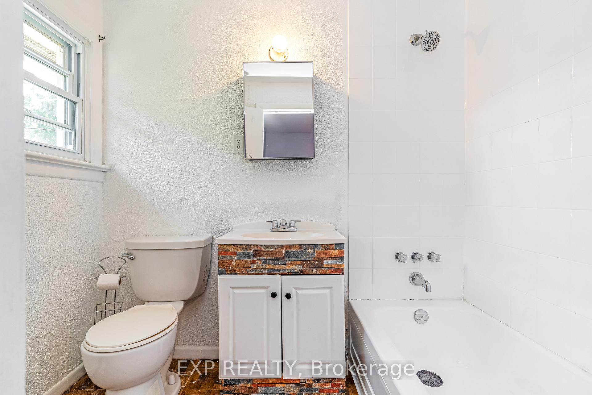Photo 17 of 829 Borthwick Avenue, Ottawa, Castle Heights/Rideau High — HOMEH