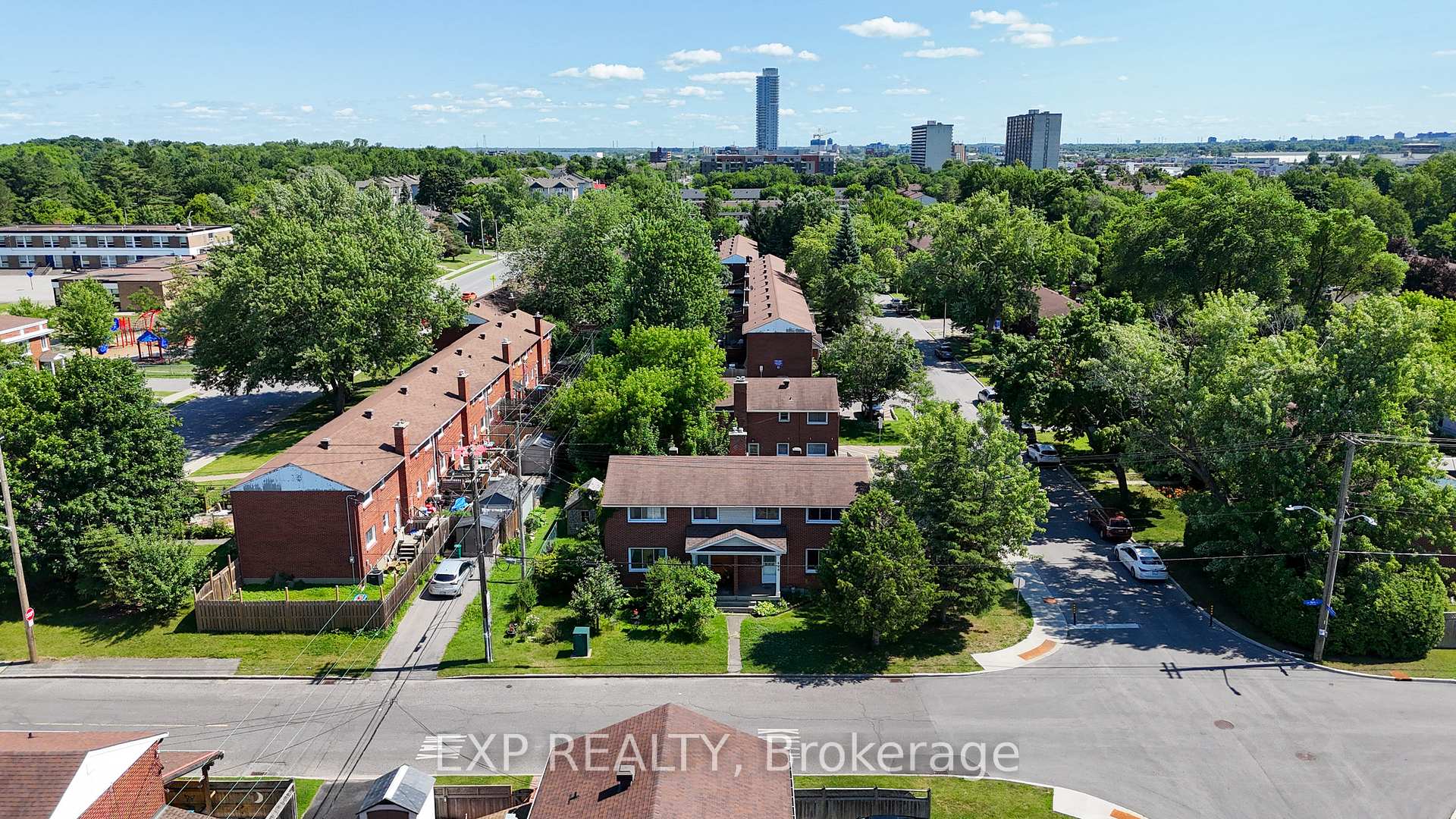 Photo 29 of 829 Borthwick Avenue, Ottawa, Castle Heights/Rideau High — HOMEH