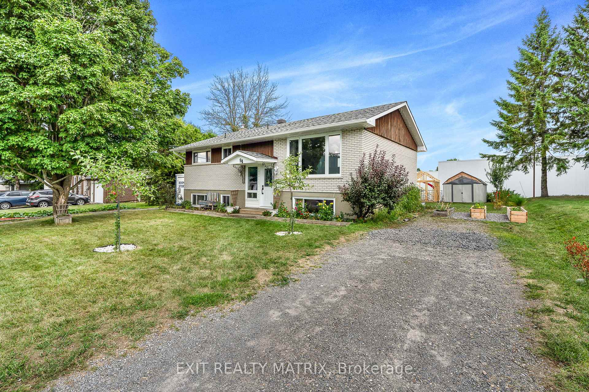 Photo 2 of 94 Peel Street E, North Glengarry, Alexandria — HOMEH