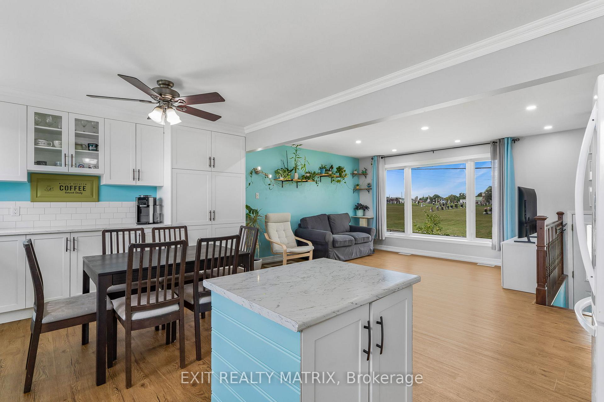 Photo 11 of 94 Peel Street E, North Glengarry, Alexandria — HOMEH