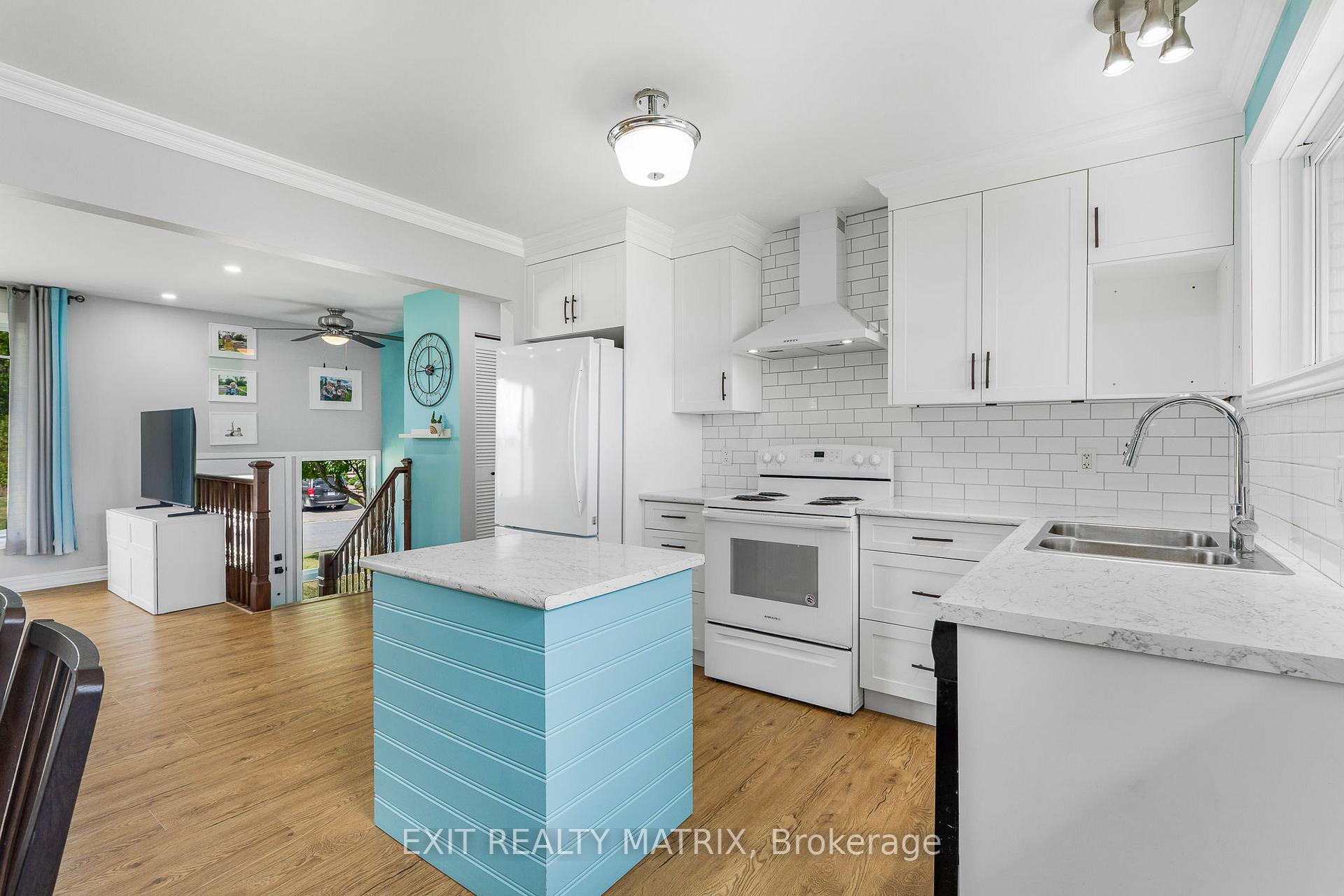 Photo 12 of 94 Peel Street E, North Glengarry, Alexandria — HOMEH