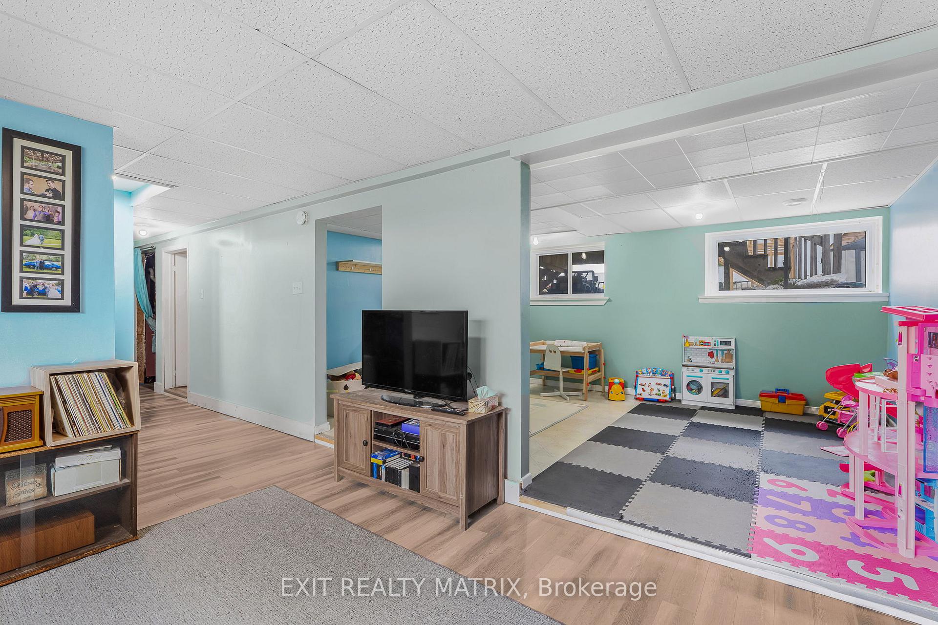 Photo 22 of 94 Peel Street E, North Glengarry, Alexandria — HOMEH