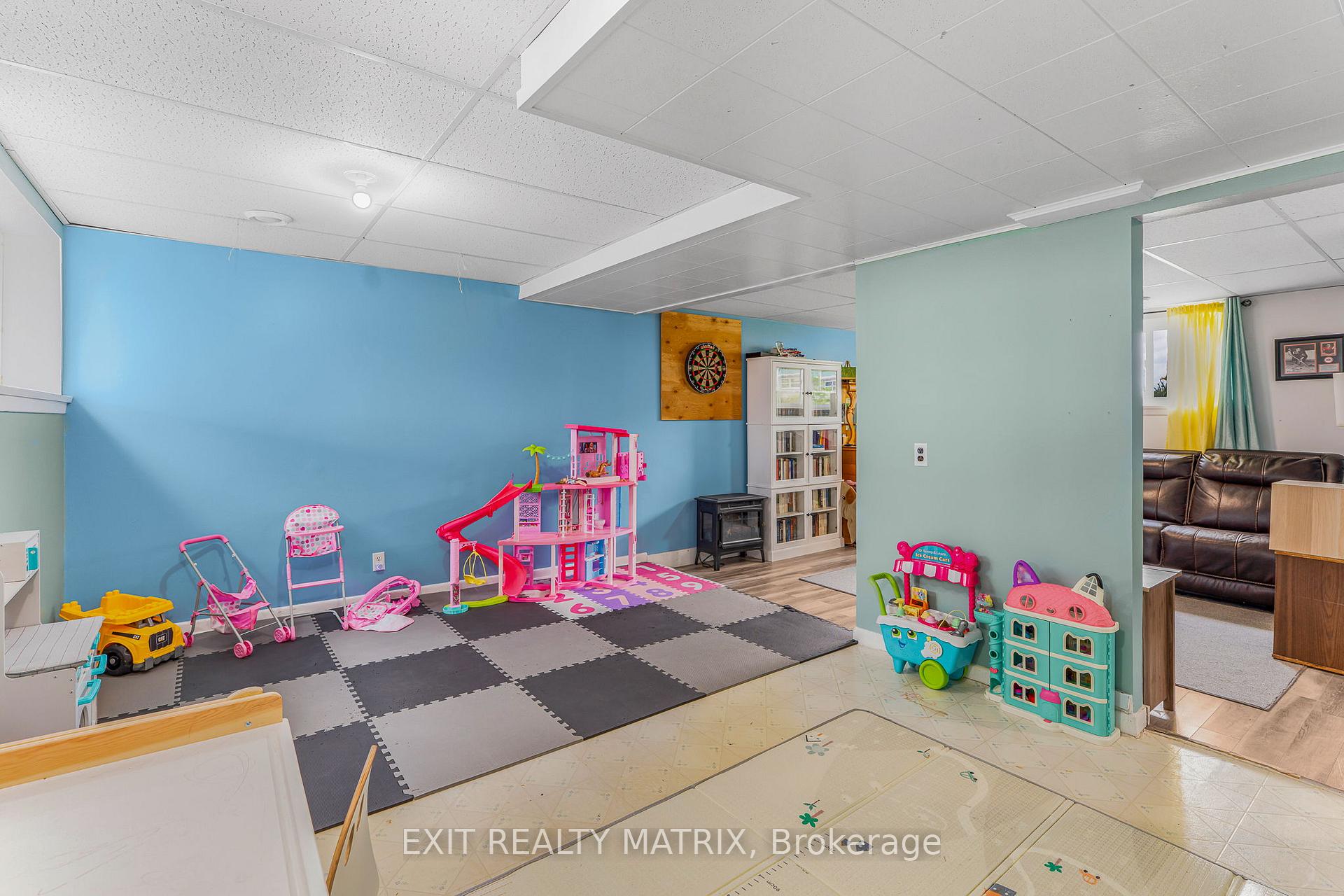 Photo 24 of 94 Peel Street E, North Glengarry, Alexandria — HOMEH