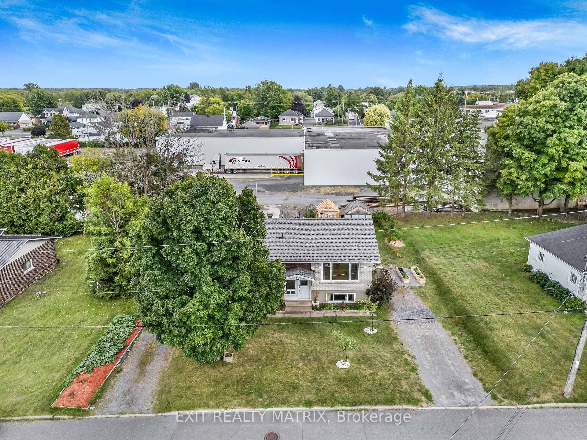 Photo 31 of 94 Peel Street E, North Glengarry, Alexandria — HOMEH