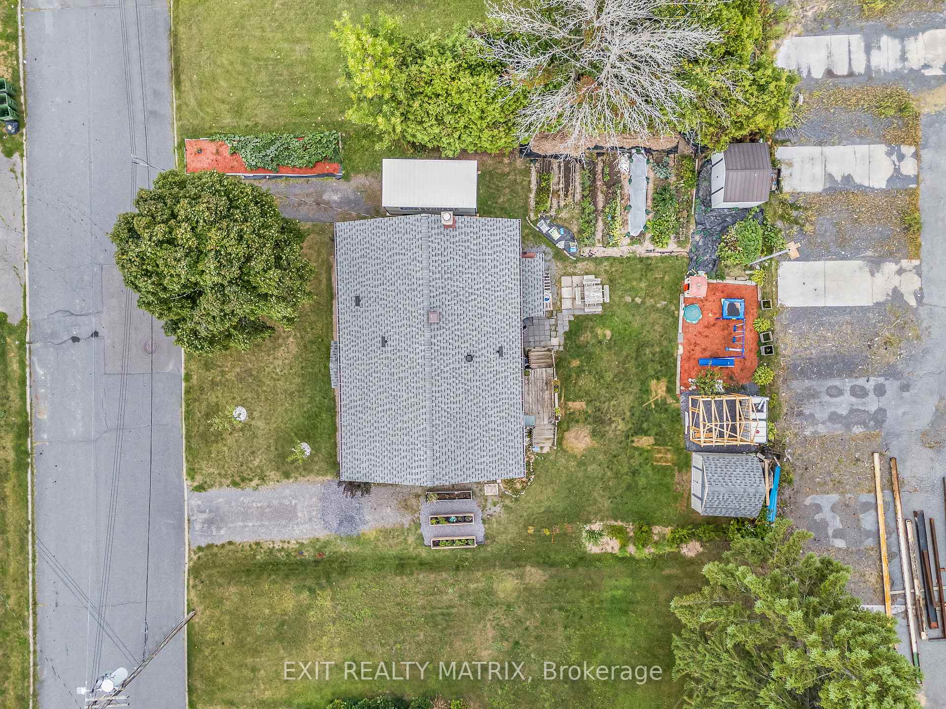 Photo 34 of 94 Peel Street E, North Glengarry, Alexandria — HOMEH