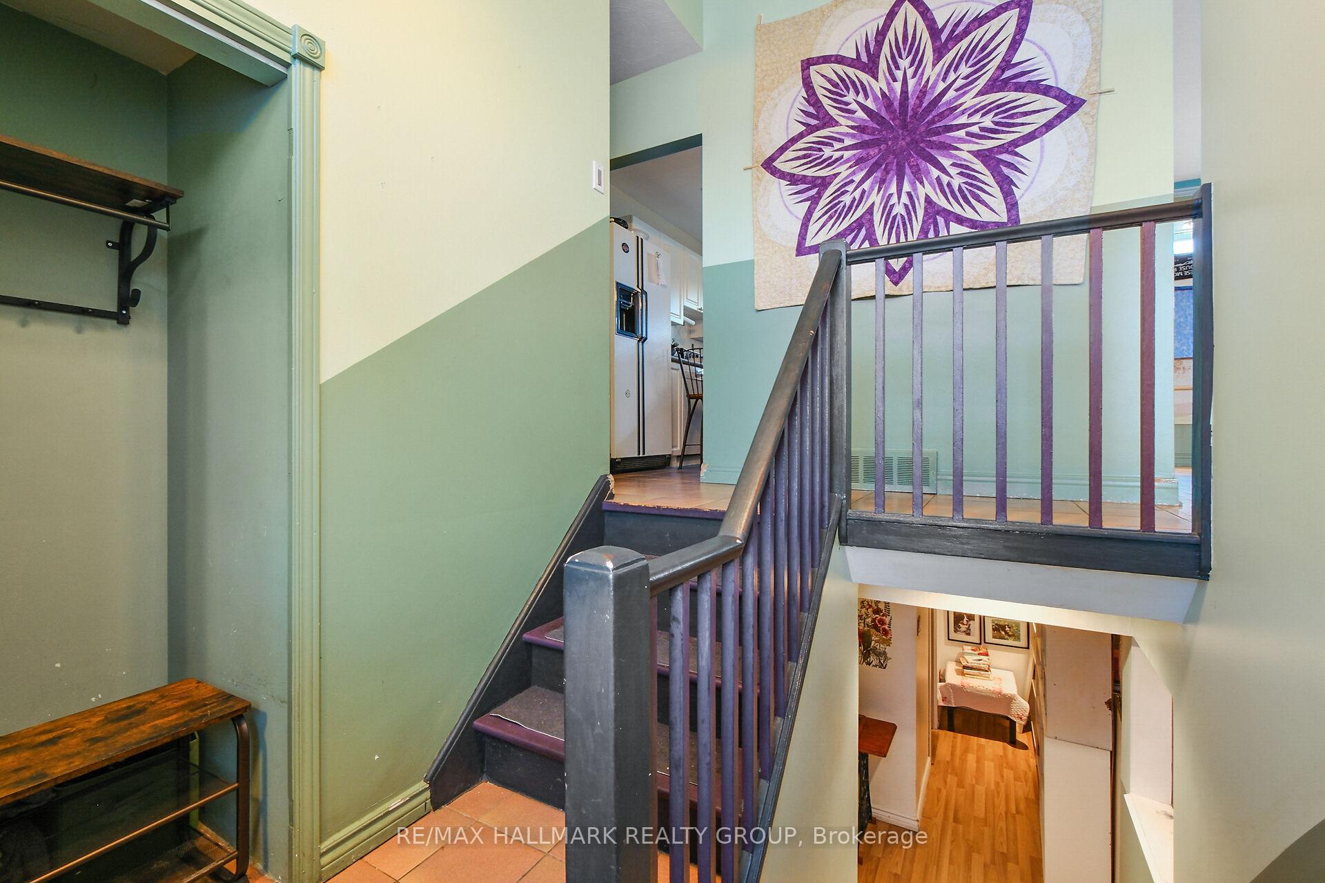 Photo 5 of 2286 Elmira Drive, Ottawa, Parkway Park — HOMEH