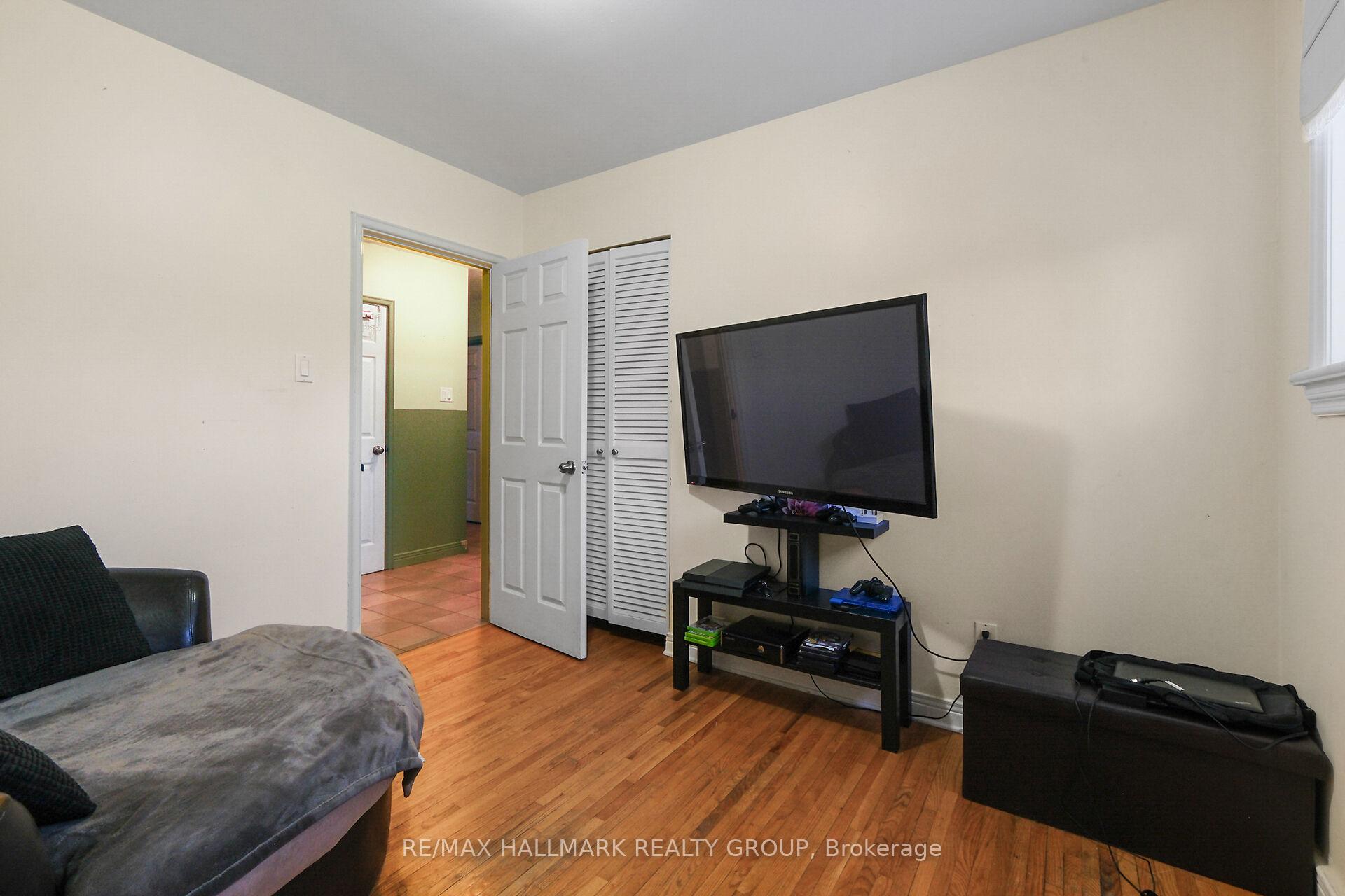 Photo 13 of 2286 Elmira Drive, Ottawa, Parkway Park — HOMEH