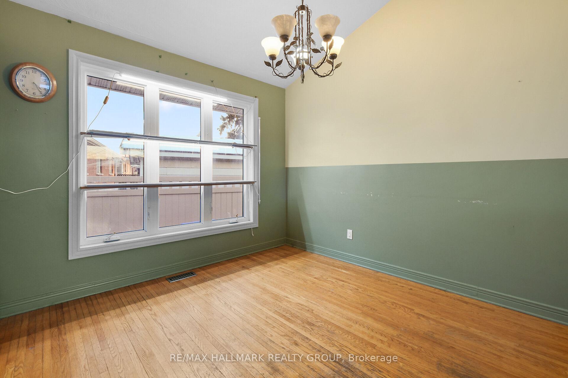 Photo 19 of 2286 Elmira Drive, Ottawa, Parkway Park — HOMEH