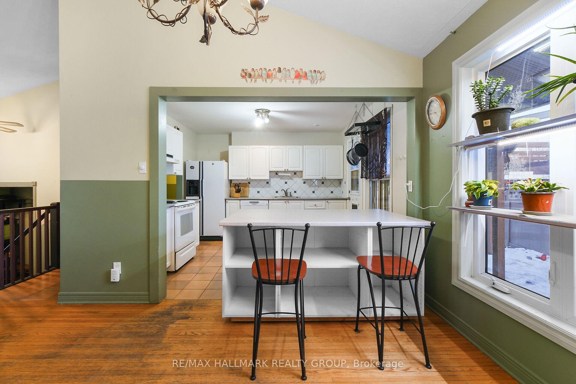 Photo 21 of 2286 Elmira Drive, Ottawa, Parkway Park — HOMEH