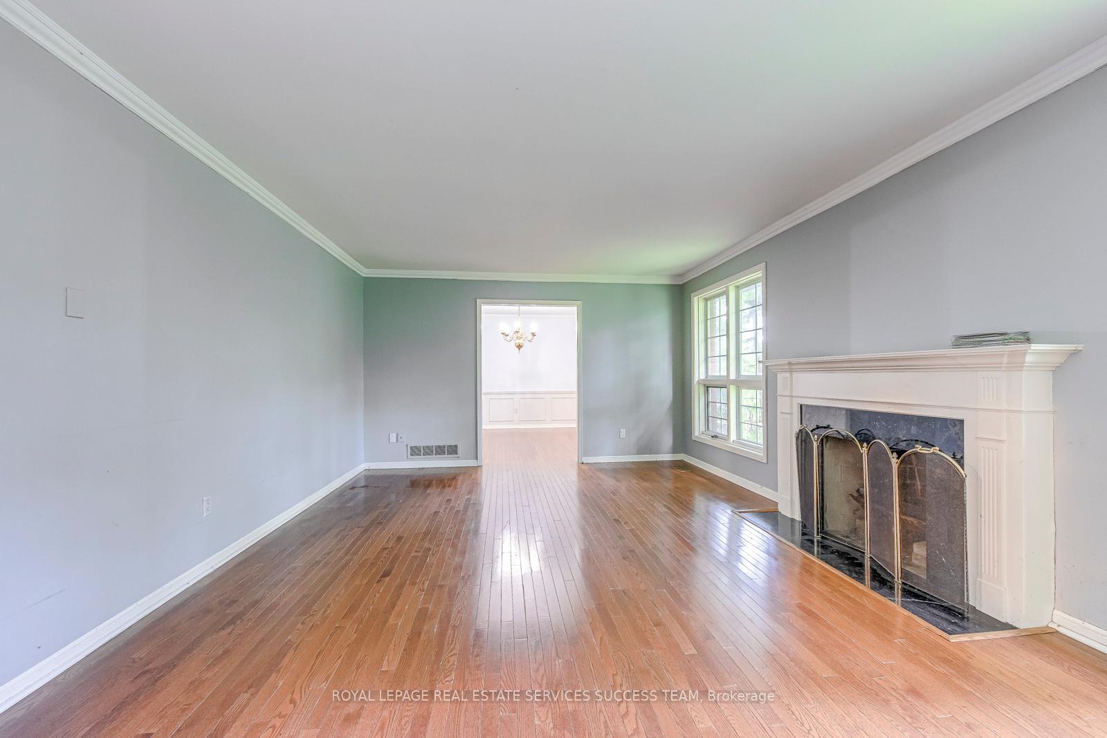 Photo 4 of 1106 Crestview Street, Oakville, Morrison — HOMEH