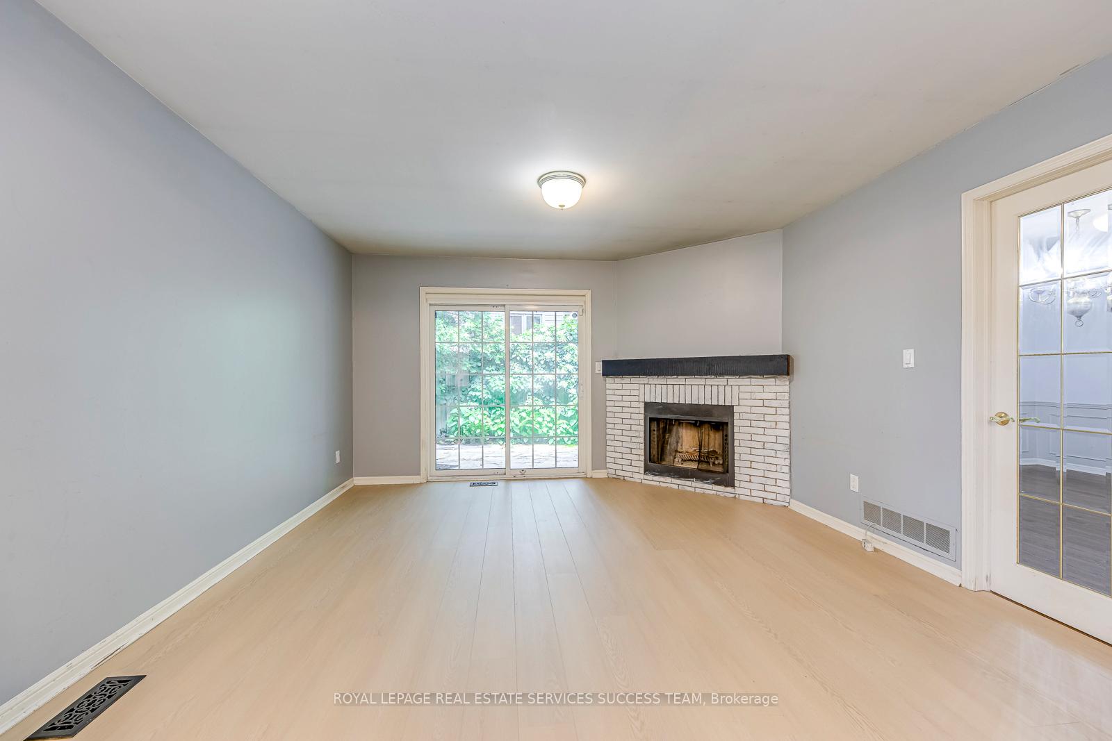 Photo 7 of 1106 Crestview Street, Oakville, Morrison — HOMEH