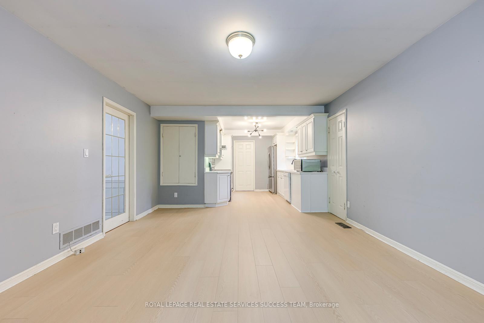 Photo 8 of 1106 Crestview Street, Oakville, Morrison — HOMEH