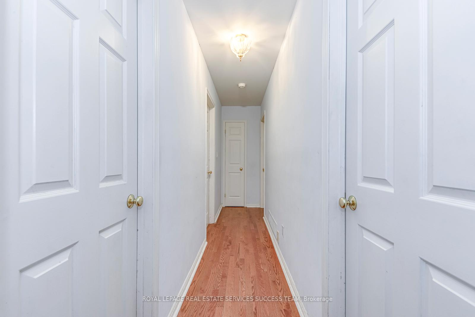 Photo 11 of 1106 Crestview Street, Oakville, Morrison — HOMEH