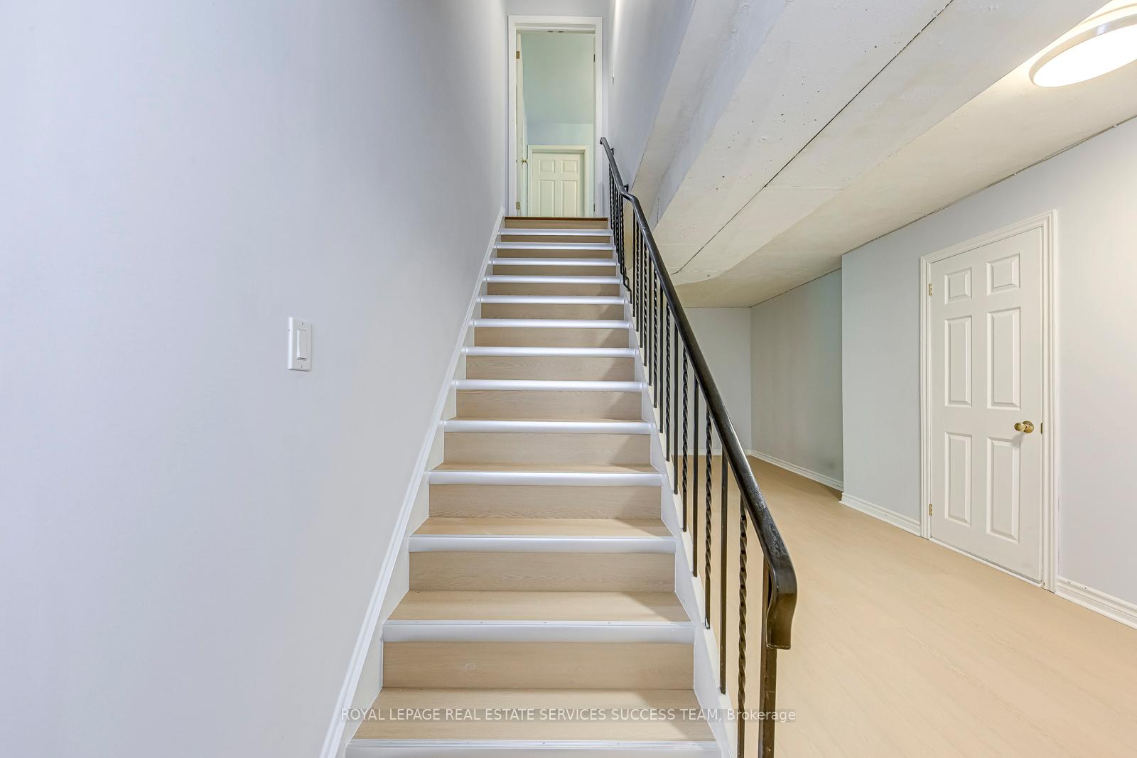 Photo 22 of 1106 Crestview Street, Oakville, Morrison — HOMEH