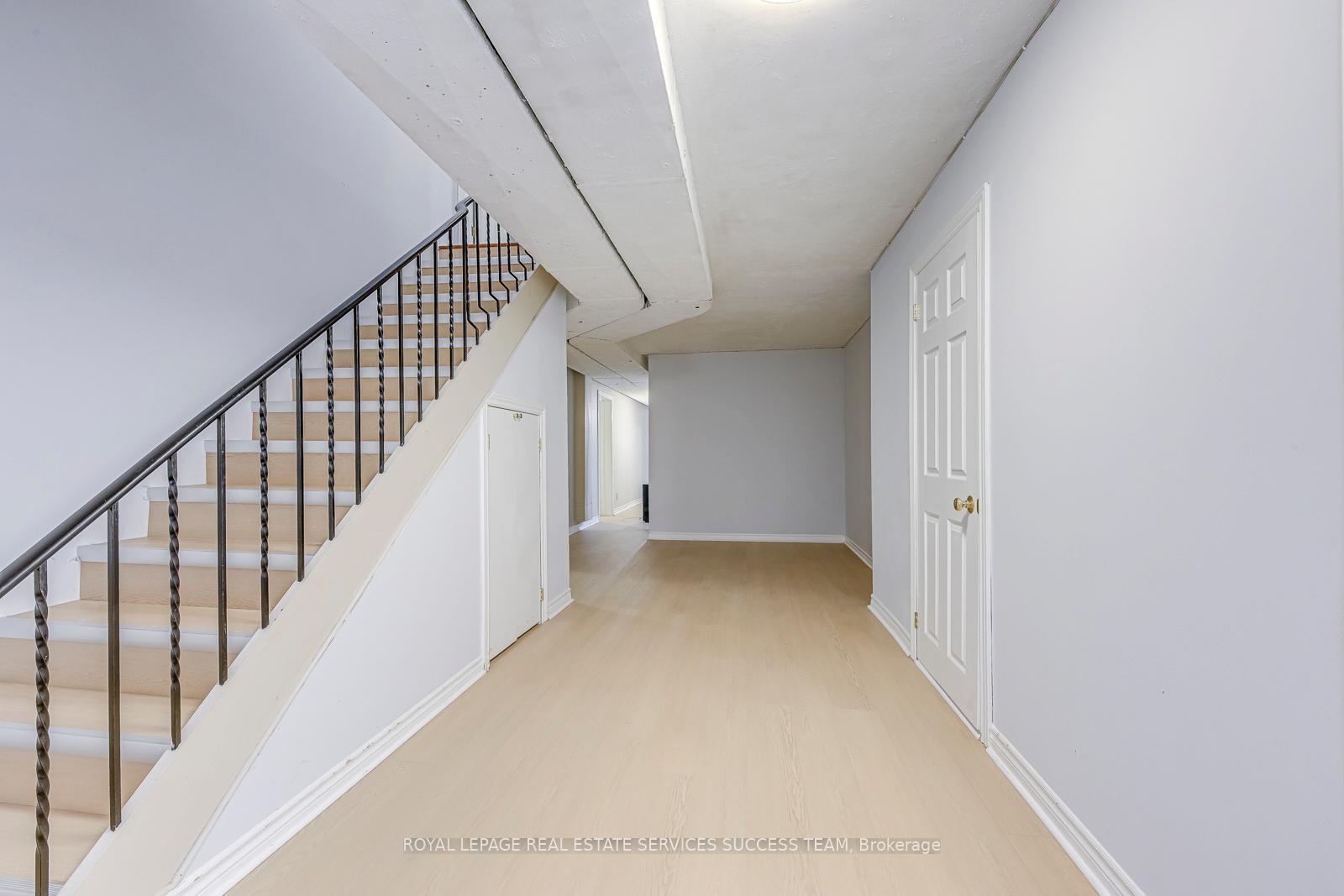Photo 23 of 1106 Crestview Street, Oakville, Morrison — HOMEH