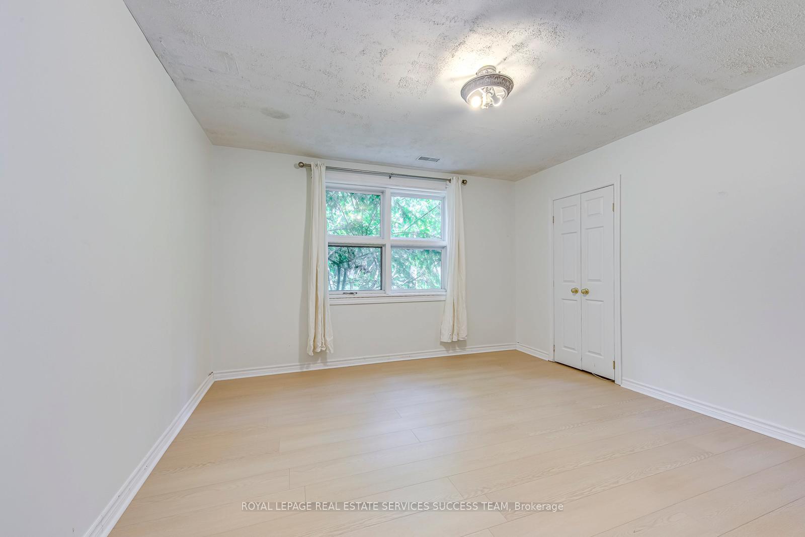 Photo 27 of 1106 Crestview Street, Oakville, Morrison — HOMEH