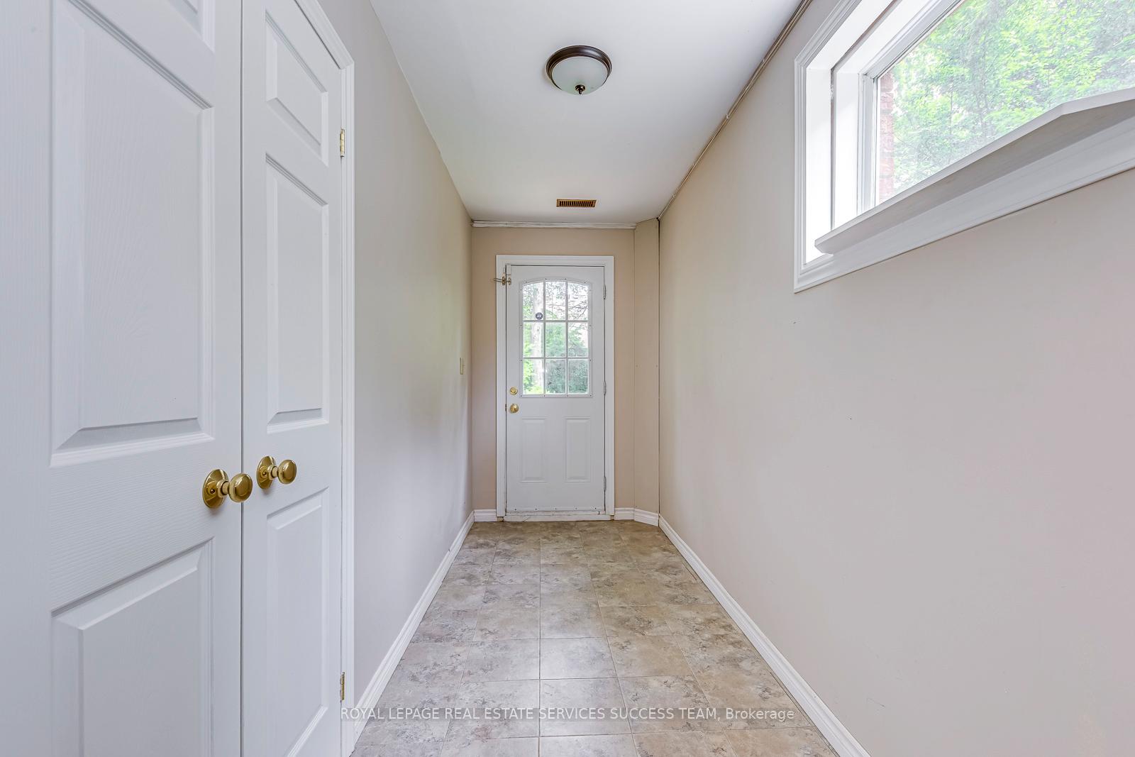 Photo 32 of 1106 Crestview Street, Oakville, Morrison — HOMEH