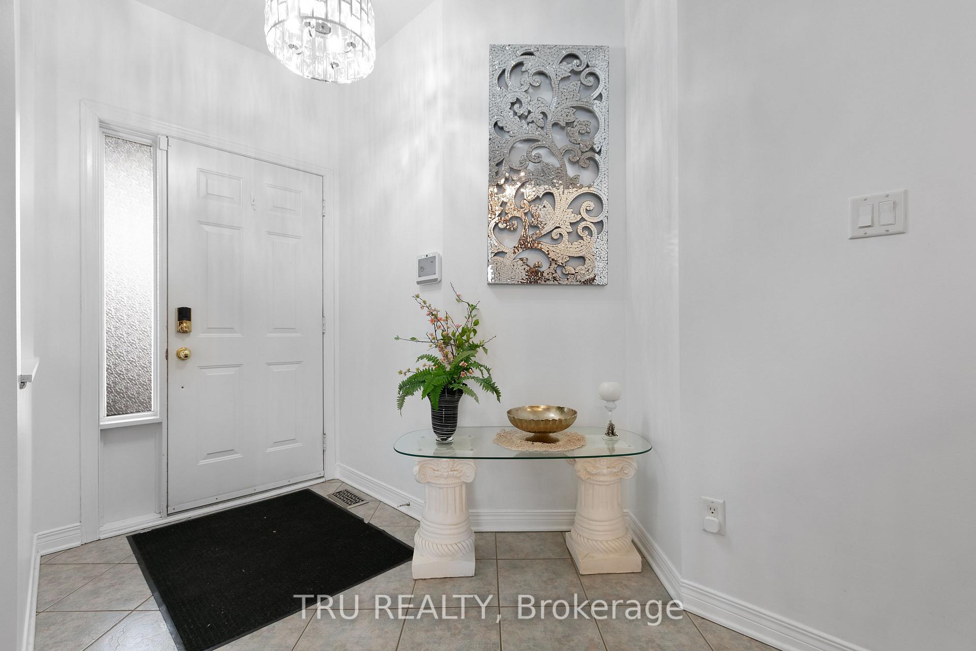 Photo 3 of 18 Gannet Street W, Ottawa, Carson Meadows — HOMEH