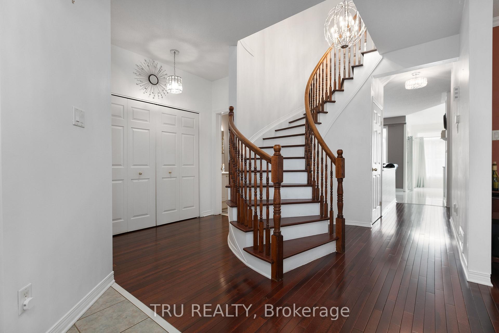 Photo 5 of 18 Gannet Street W, Ottawa, Carson Meadows — HOMEH