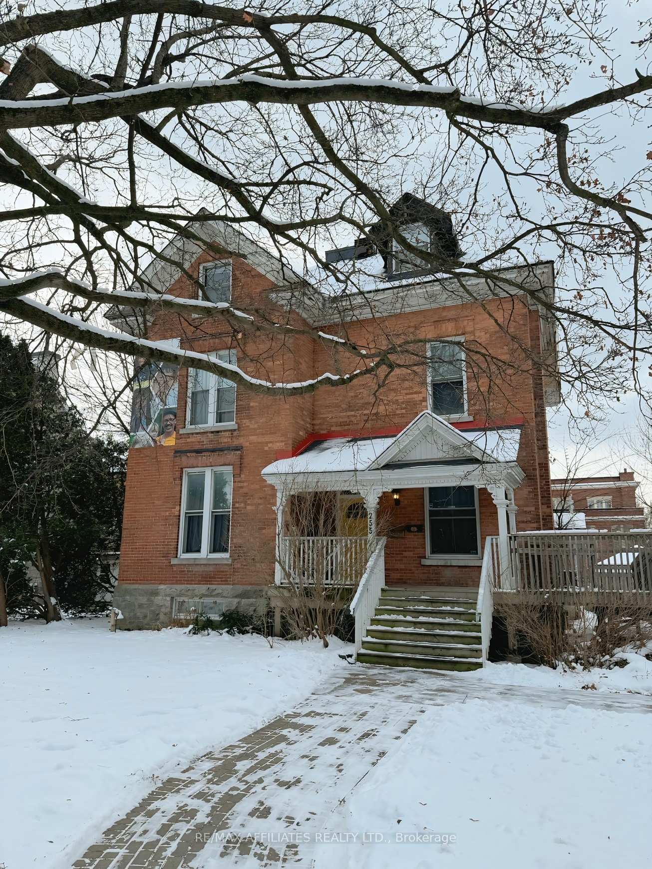 Photo 2 of 255 Mackay Street, Ottawa, New Edinburgh — HOMEH