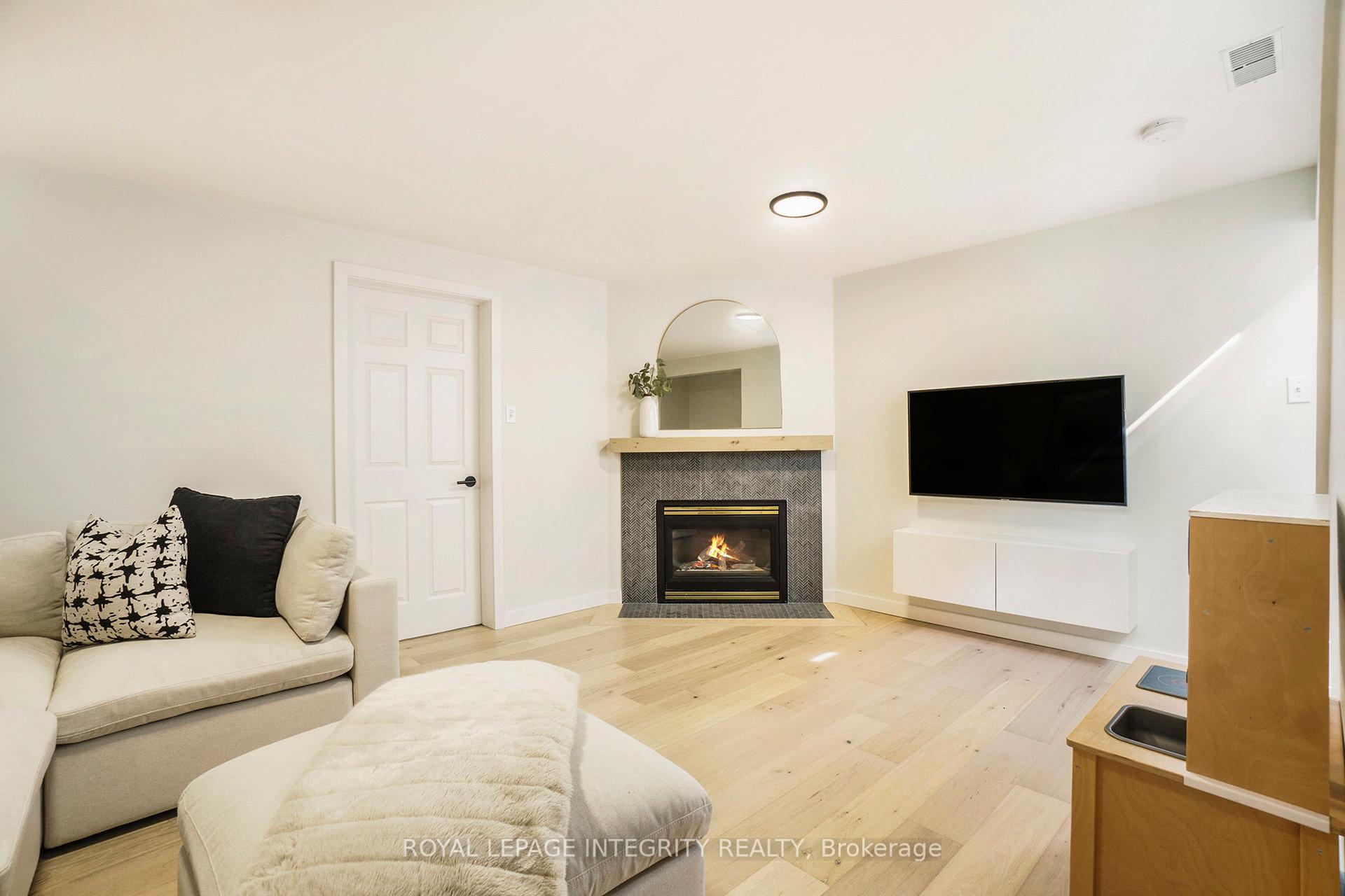 Photo 6 of 173 College Circle, Ottawa, Castle Heights/Rideau High — HOMEH