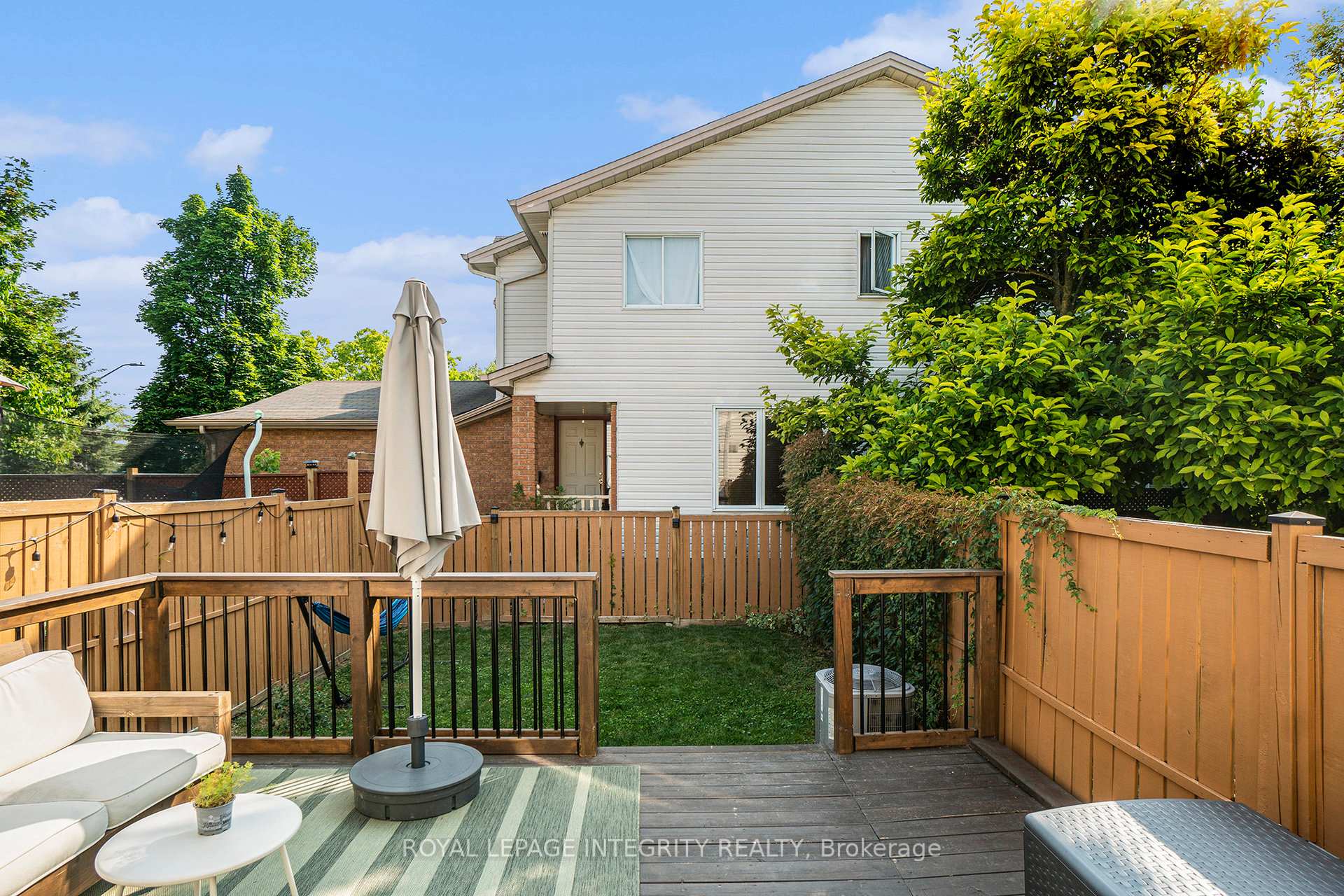 Photo 7 of 173 College Circle, Ottawa, Castle Heights/Rideau High — HOMEH