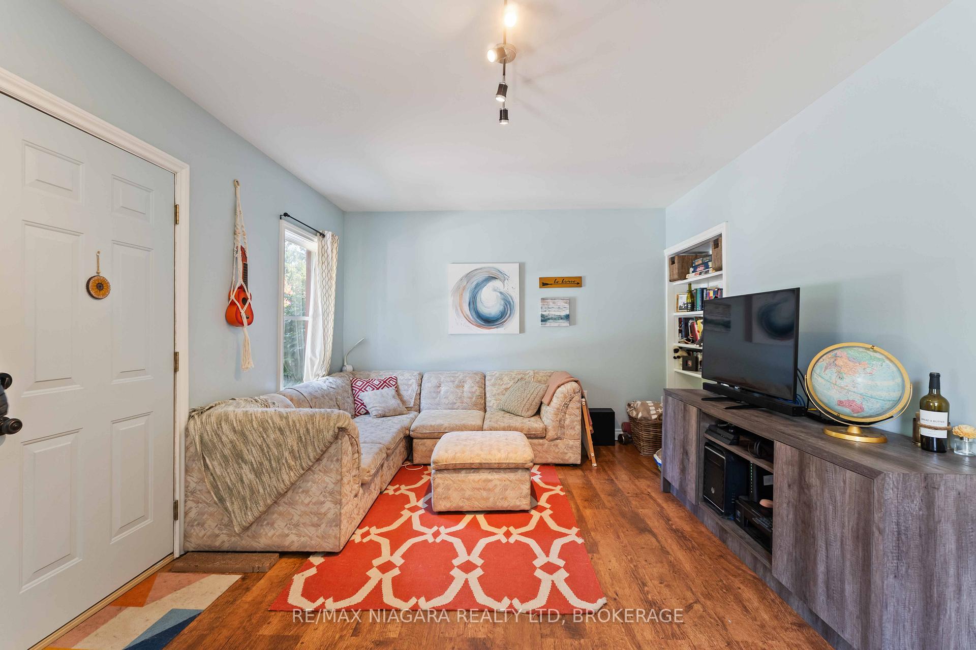 Photo 3 of 312 Canboro Road, Pelham, Fenwick — HOMEH