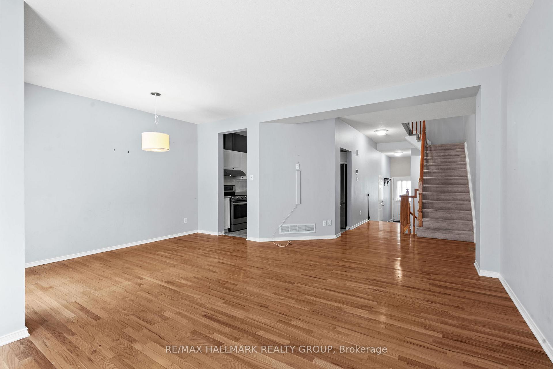 Photo 12 of 200 Glynn Avenue, Ottawa, Overbrook/Castle Heights — HOMEH