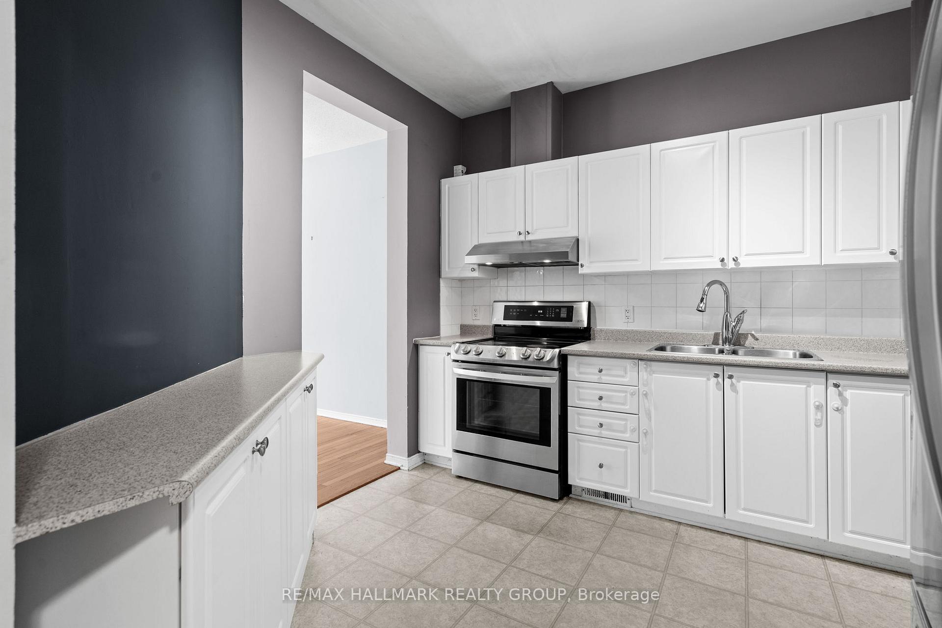 Photo 17 of 200 Glynn Avenue, Ottawa, Overbrook/Castle Heights — HOMEH