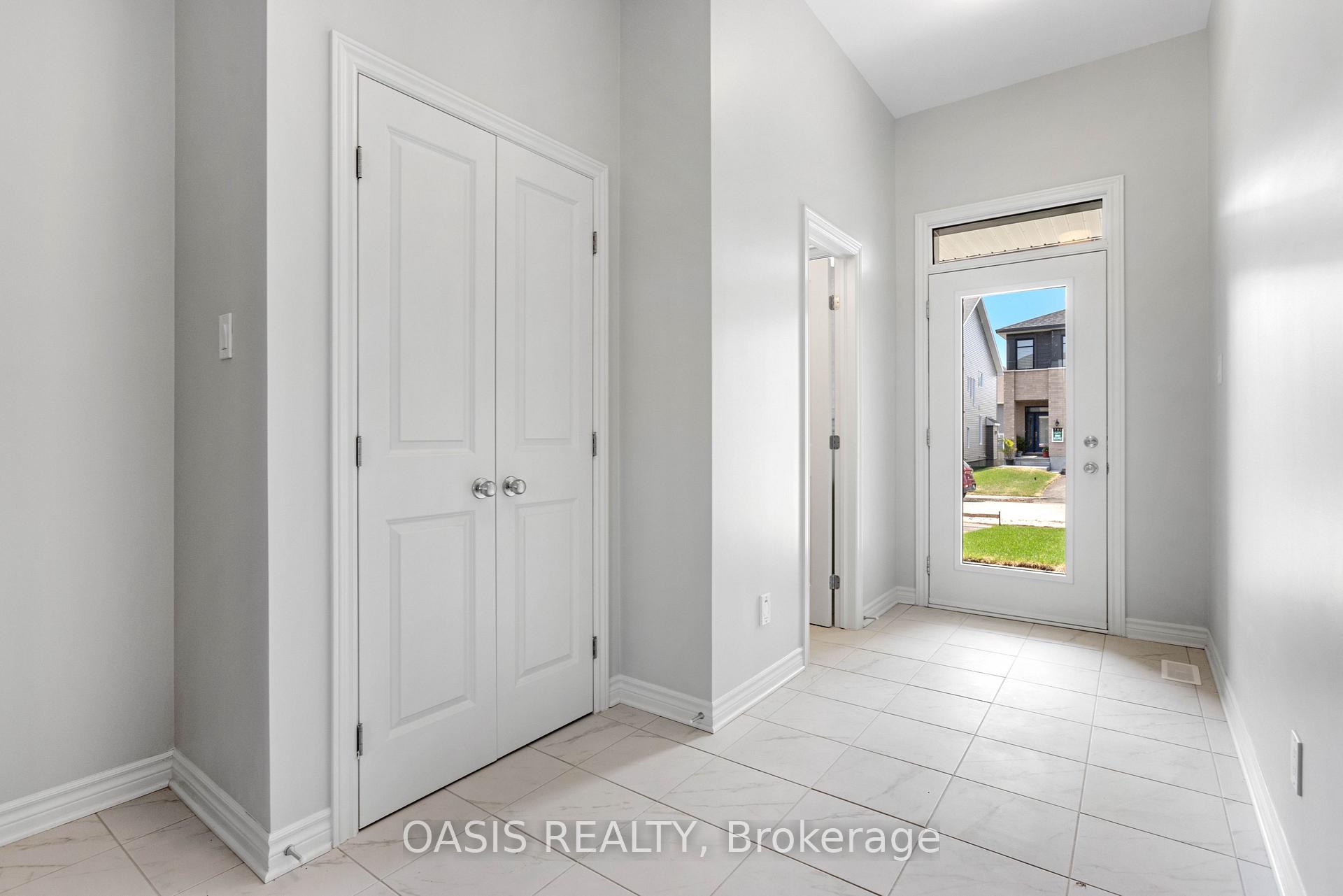 Photo 2 of 786 Antonio Farley Street, Ottawa, Camelot — HOMEH