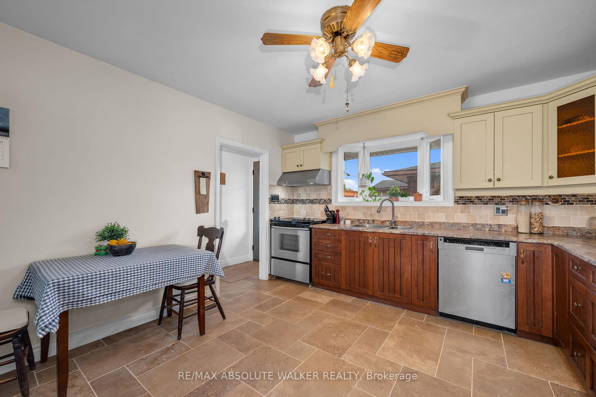 Photo 11 of 1194 Placid Street, Ottawa, Queensway Terrace South/Ridgeview — HOMEH