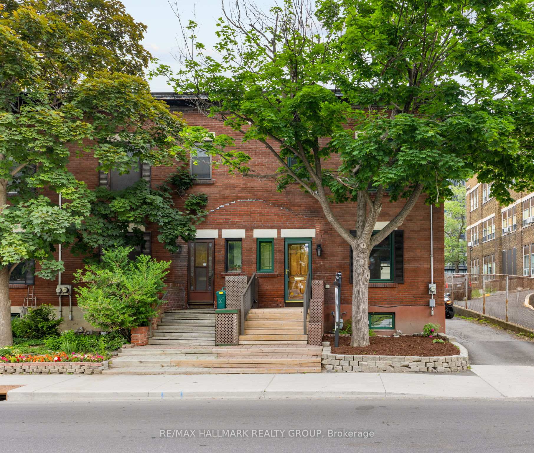 Front of 453 Slater Street