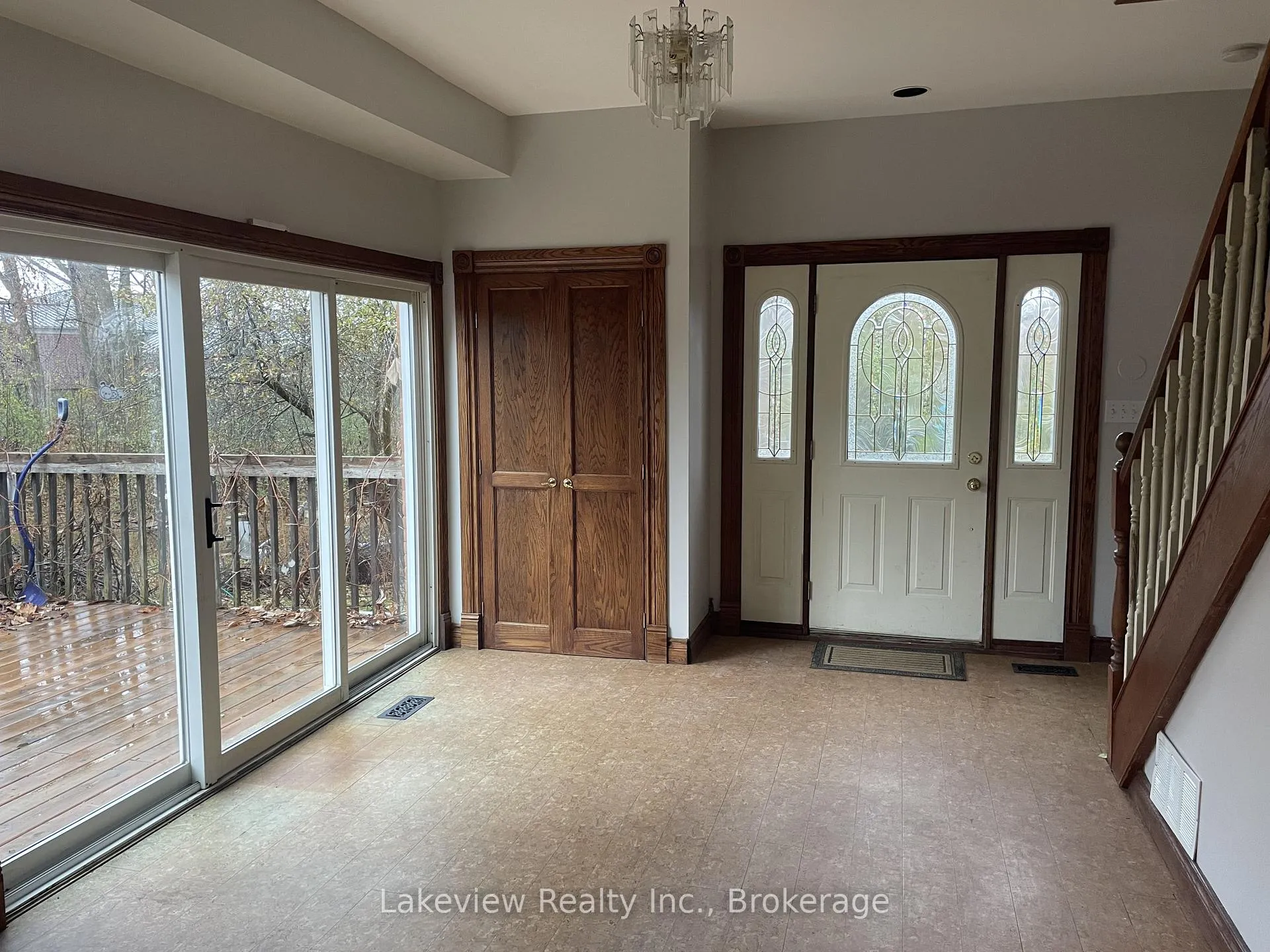 Photo 2 of 151 Simcoe Street, Orillia — HOMEH