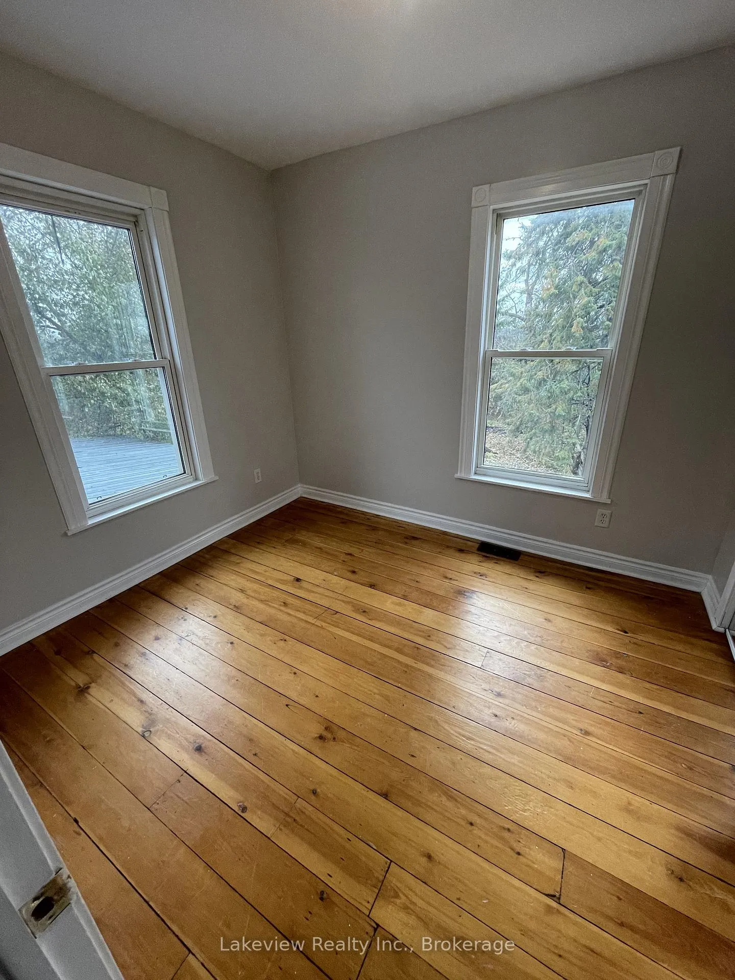 Photo 9 of 151 Simcoe Street, Orillia — HOMEH